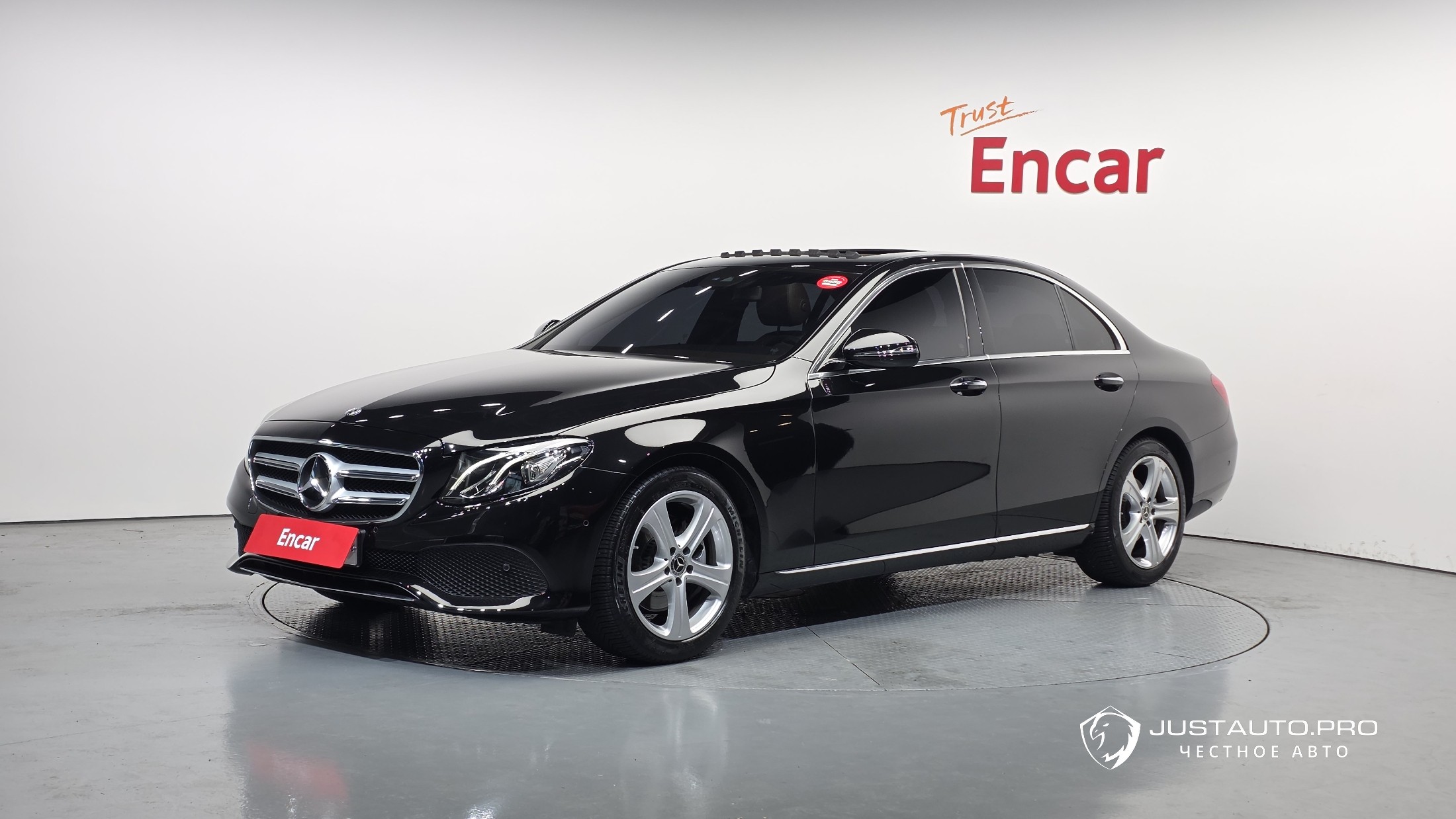 Автомобиль Mercedes-Benz E-Class