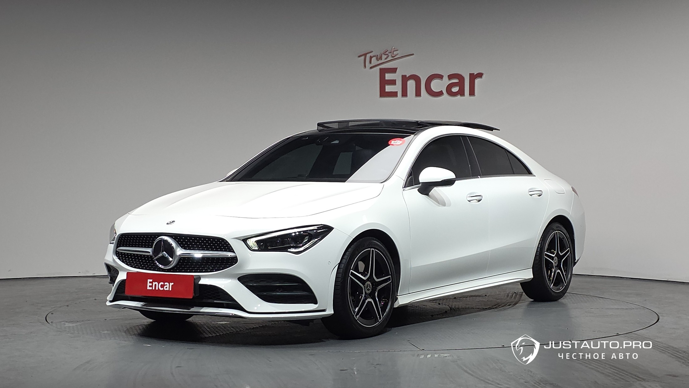 Автомобиль Mercedes-Benz CLA-Class