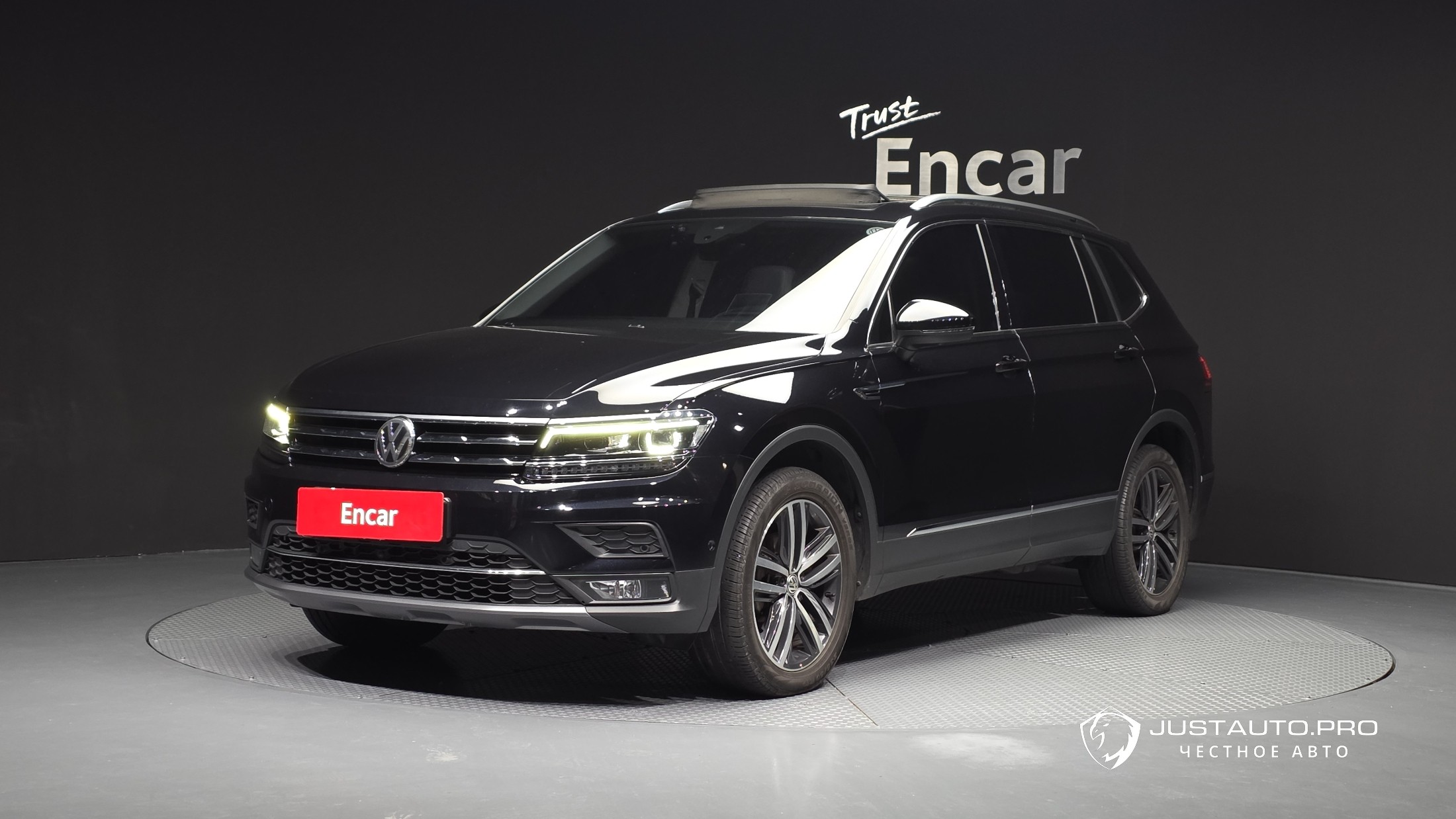 Автомобиль Volkswagen Tiguan