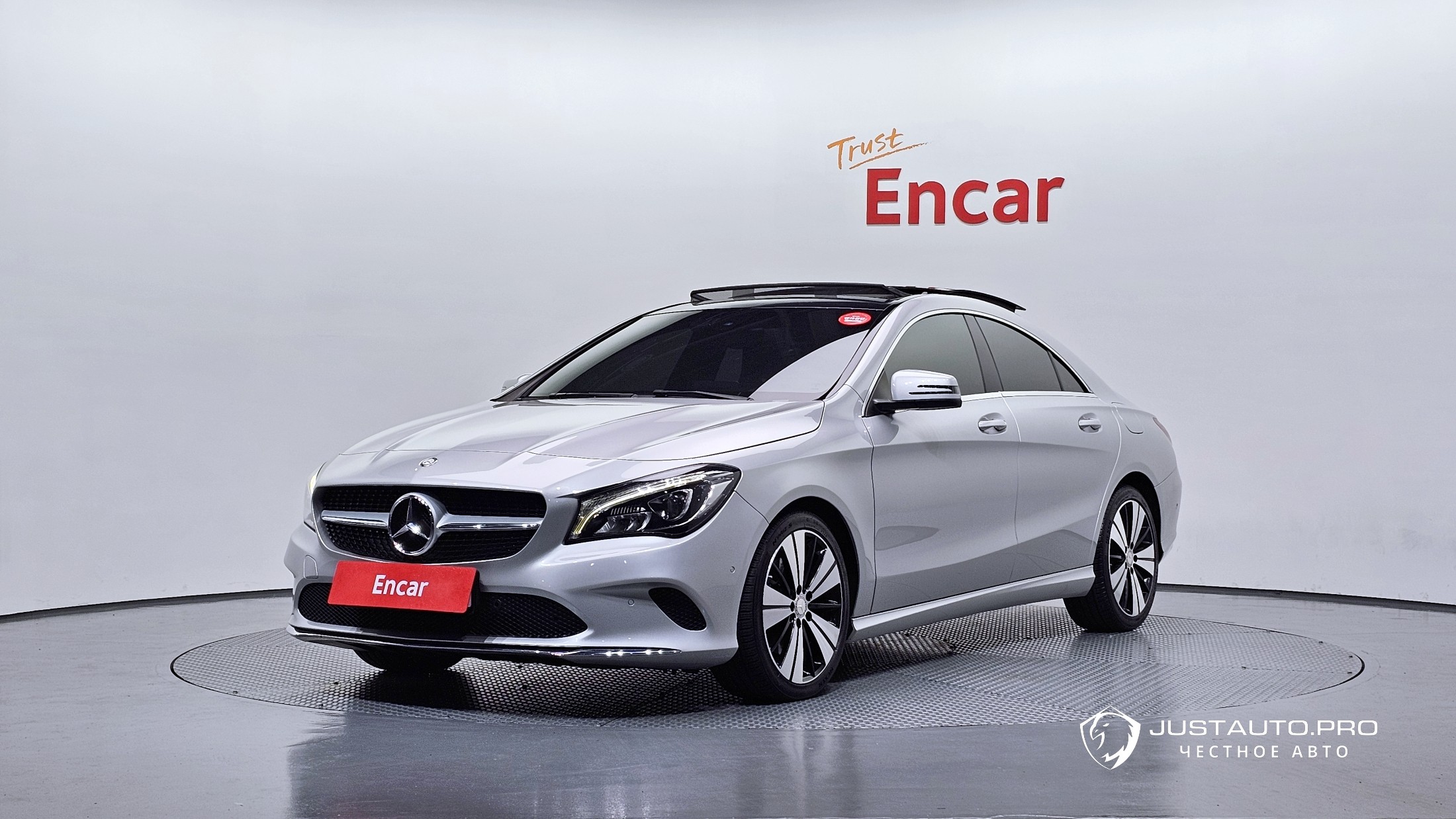 Автомобиль Mercedes-Benz CLA-Class