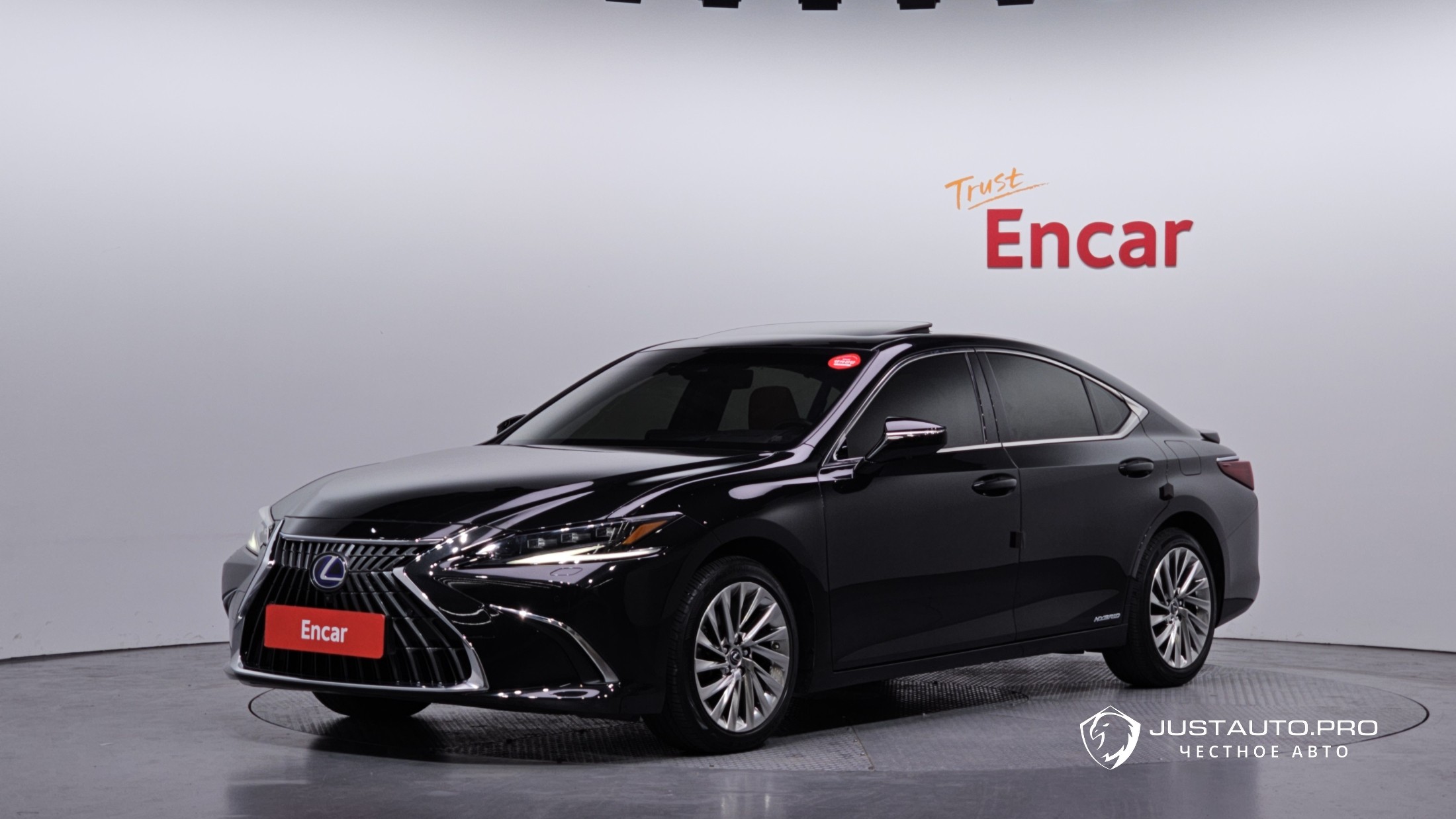 Автомобиль Lexus ES
