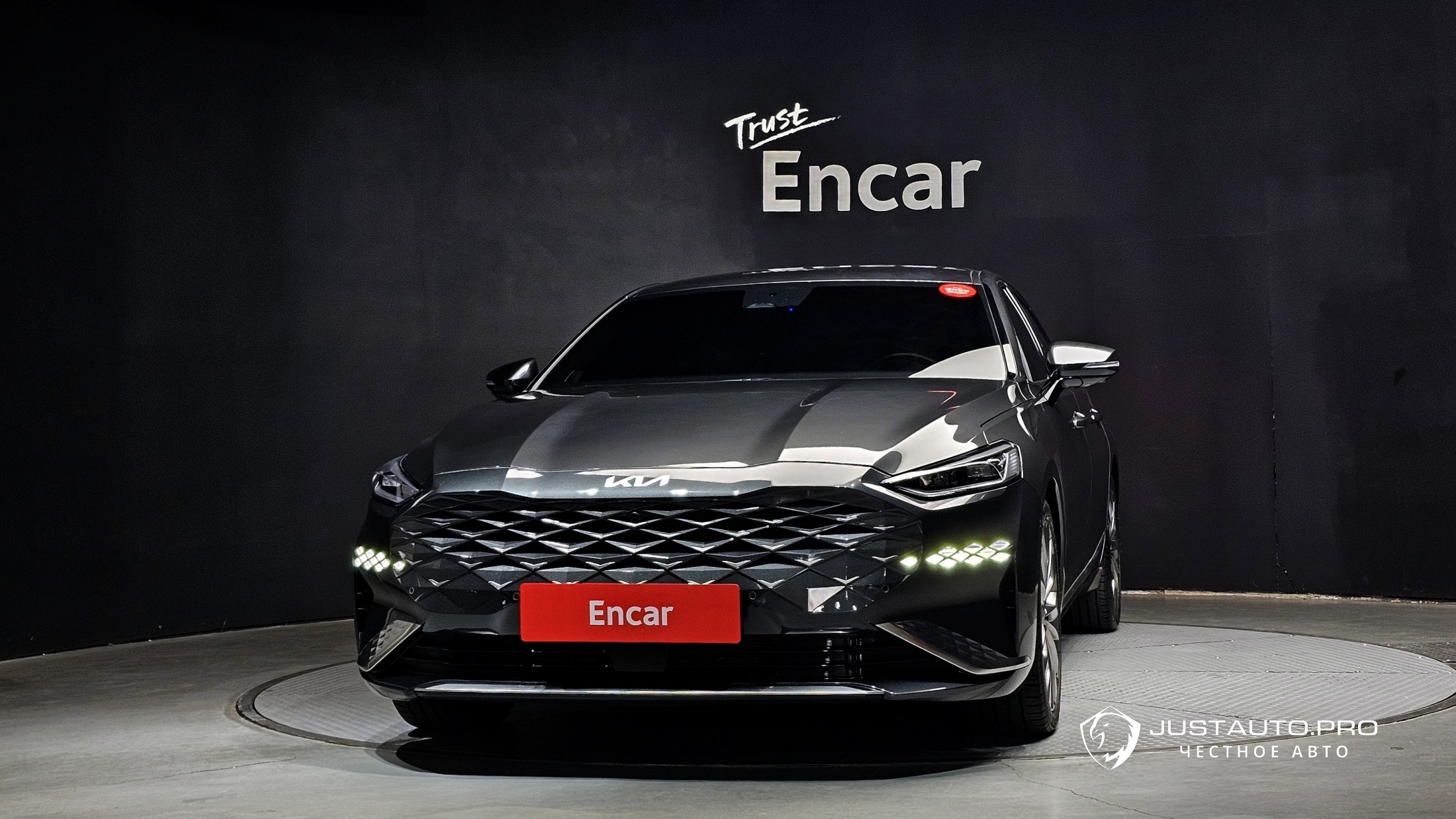 Автомобиль Kia K8