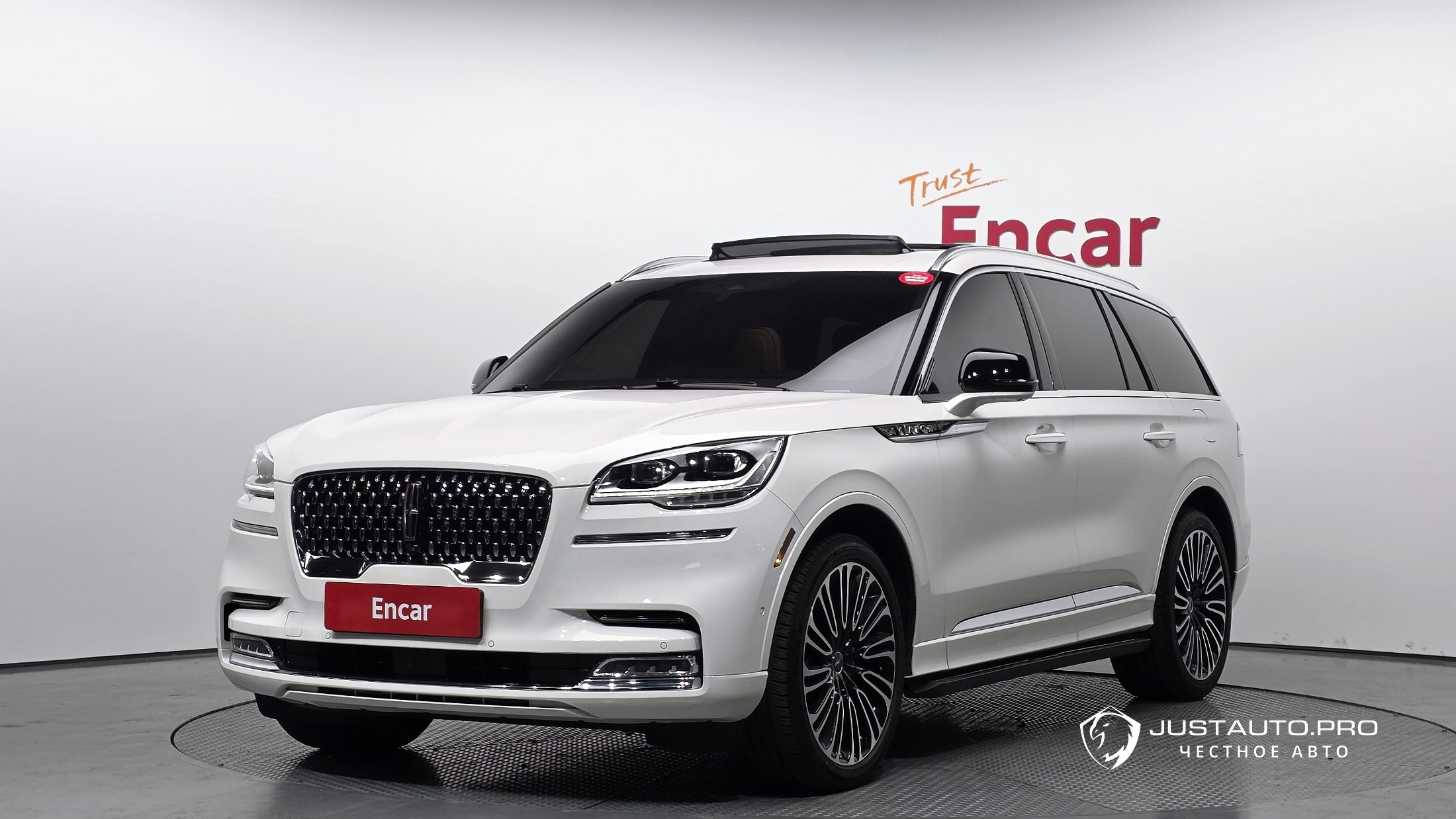 Автомобиль Lincoln Aviator