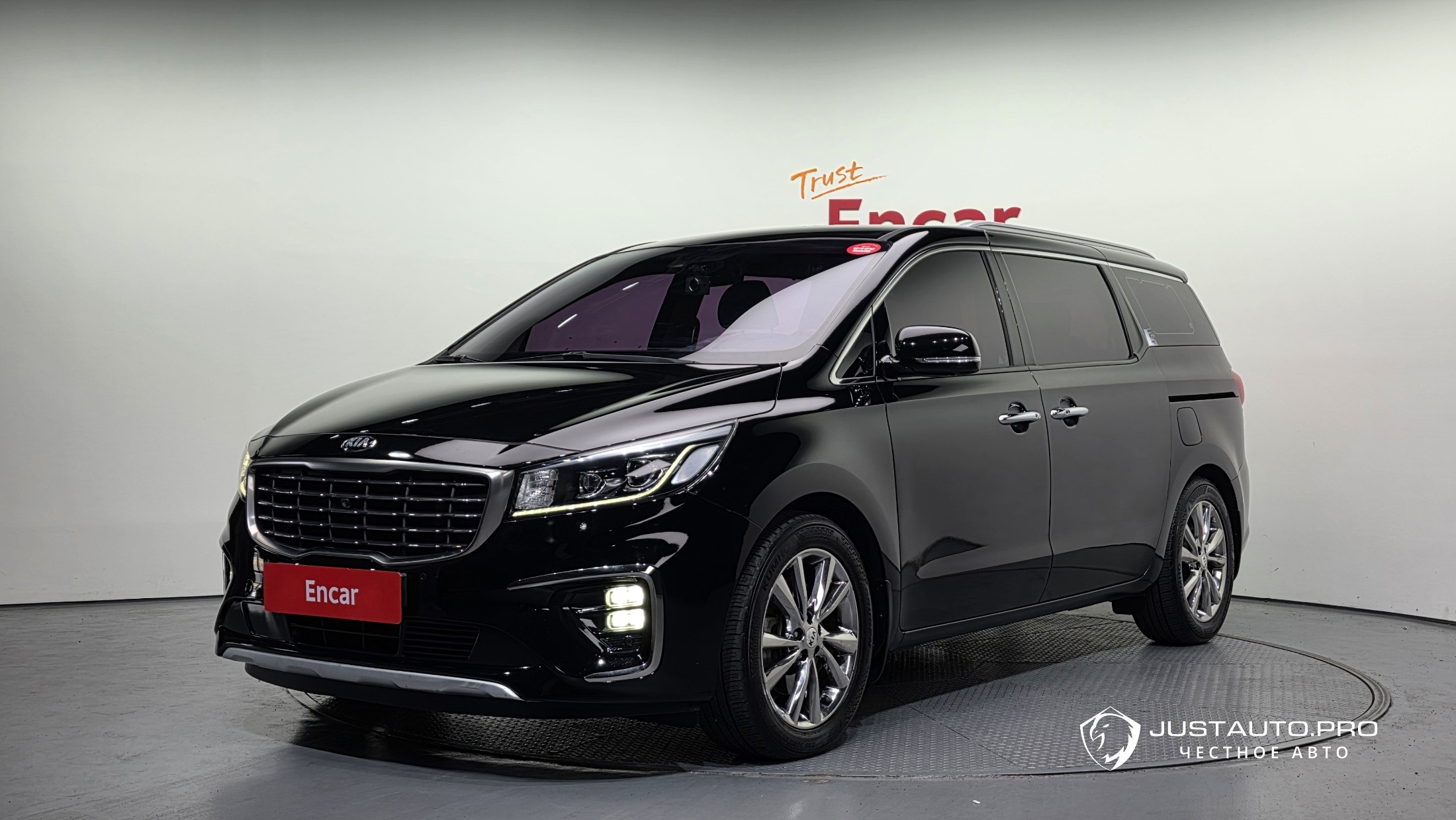 Автомобиль Kia Canival