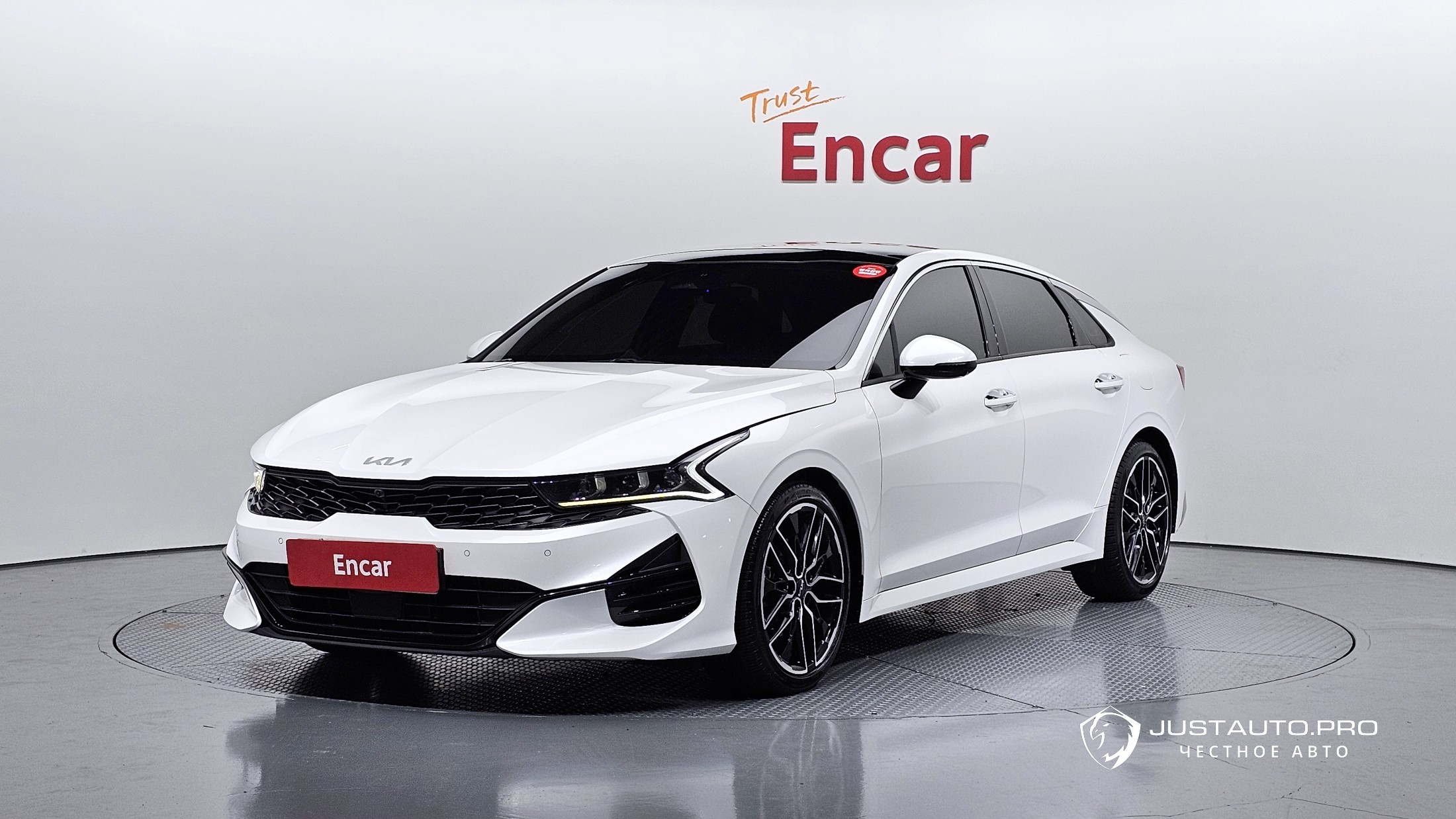 Автомобиль Kia K5