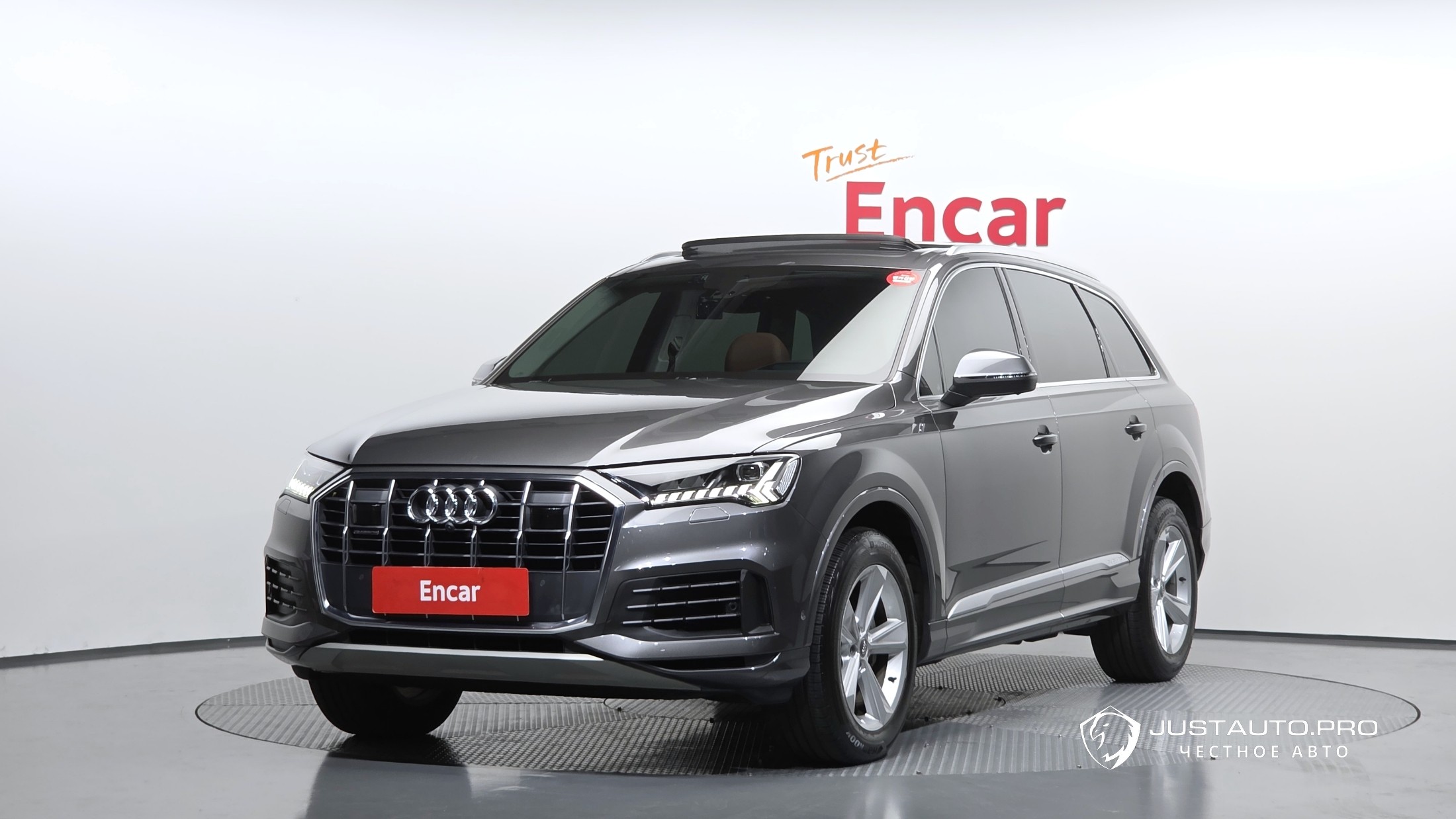 Автомобиль Audi Q7