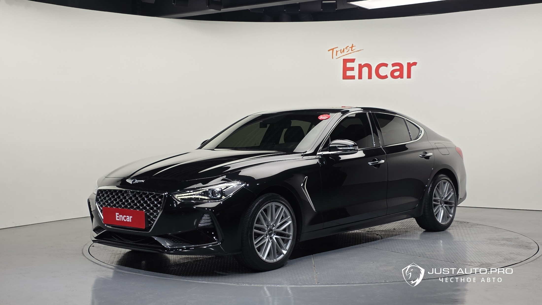 Автомобиль Genesis G70