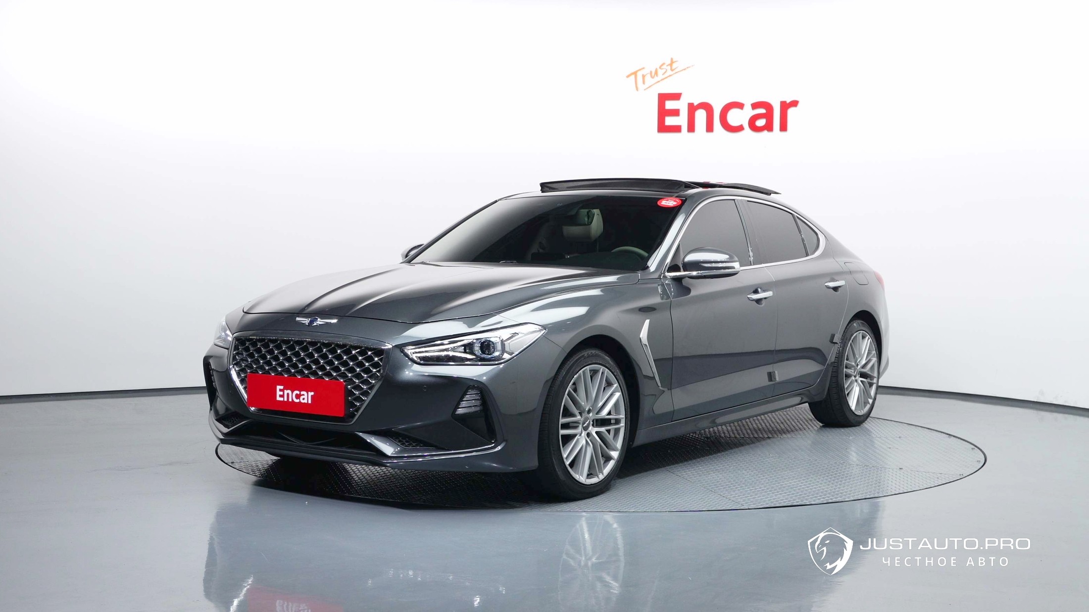 Автомобиль Genesis G70