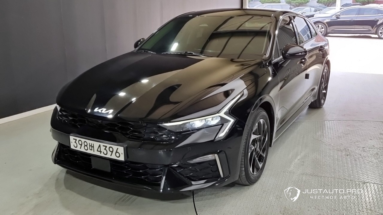 Автомобиль Kia K5