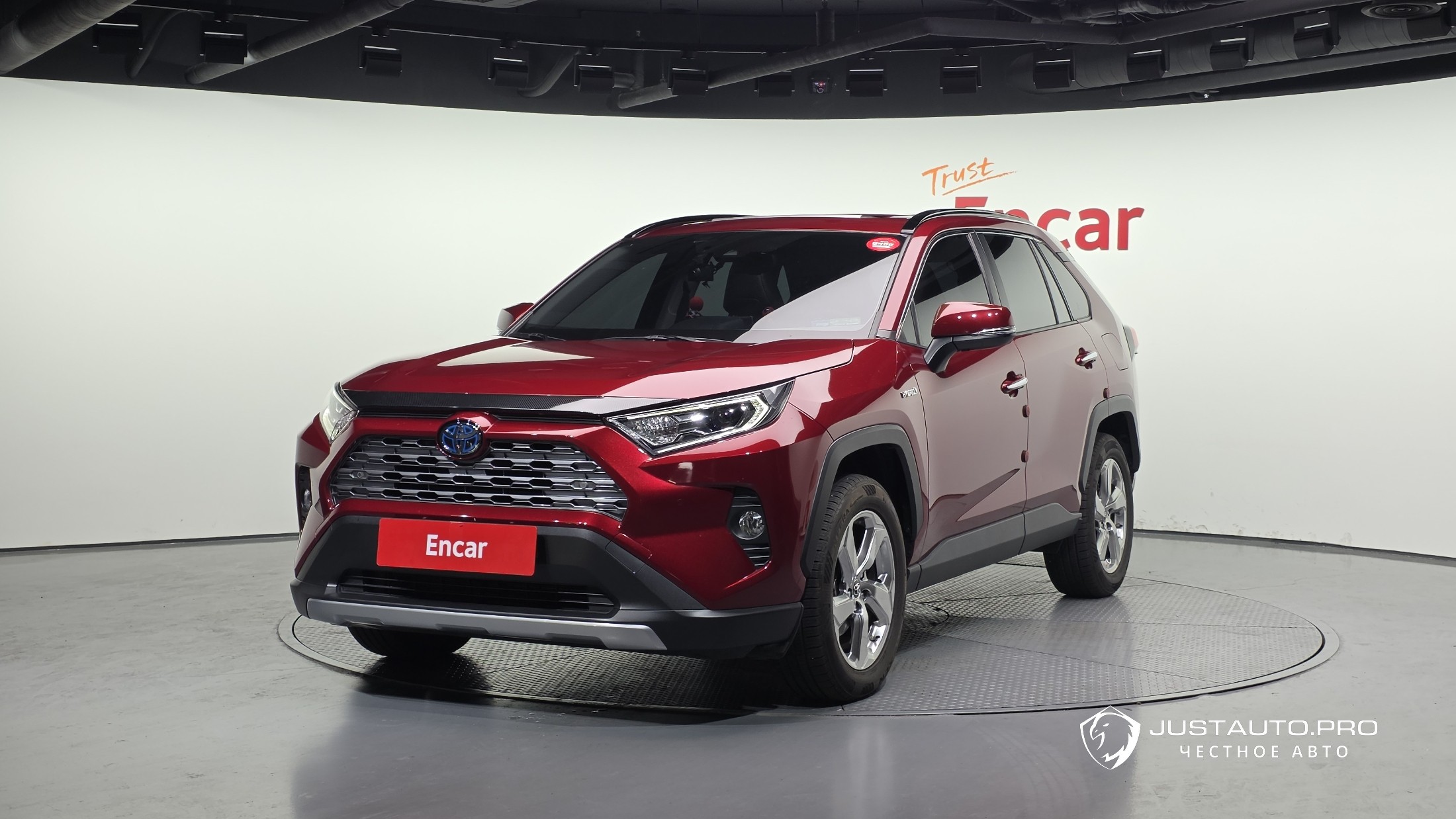 Автомобиль Toyota RAV4