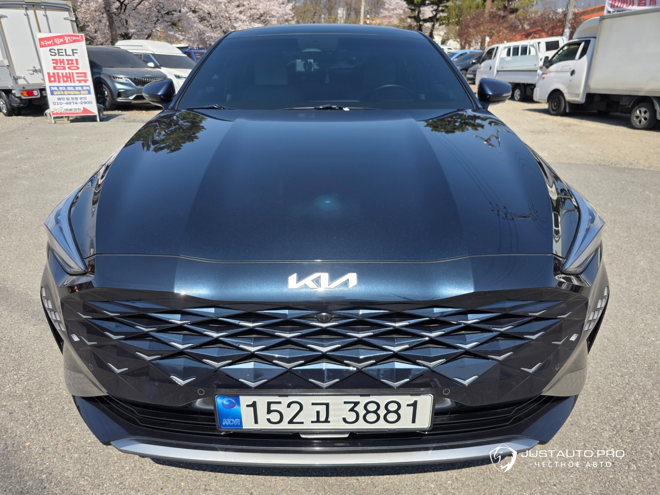 Автомобиль Kia K8