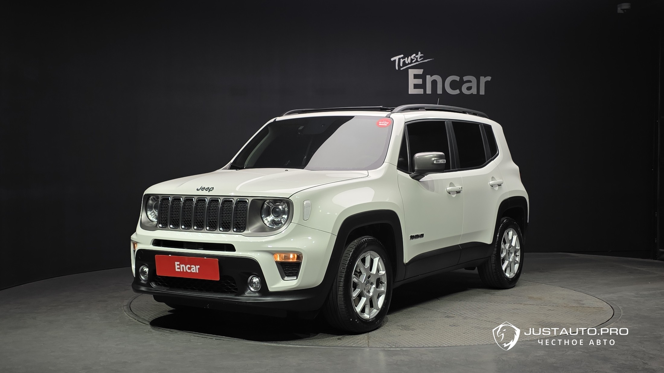 Автомобиль Jeep Renegade