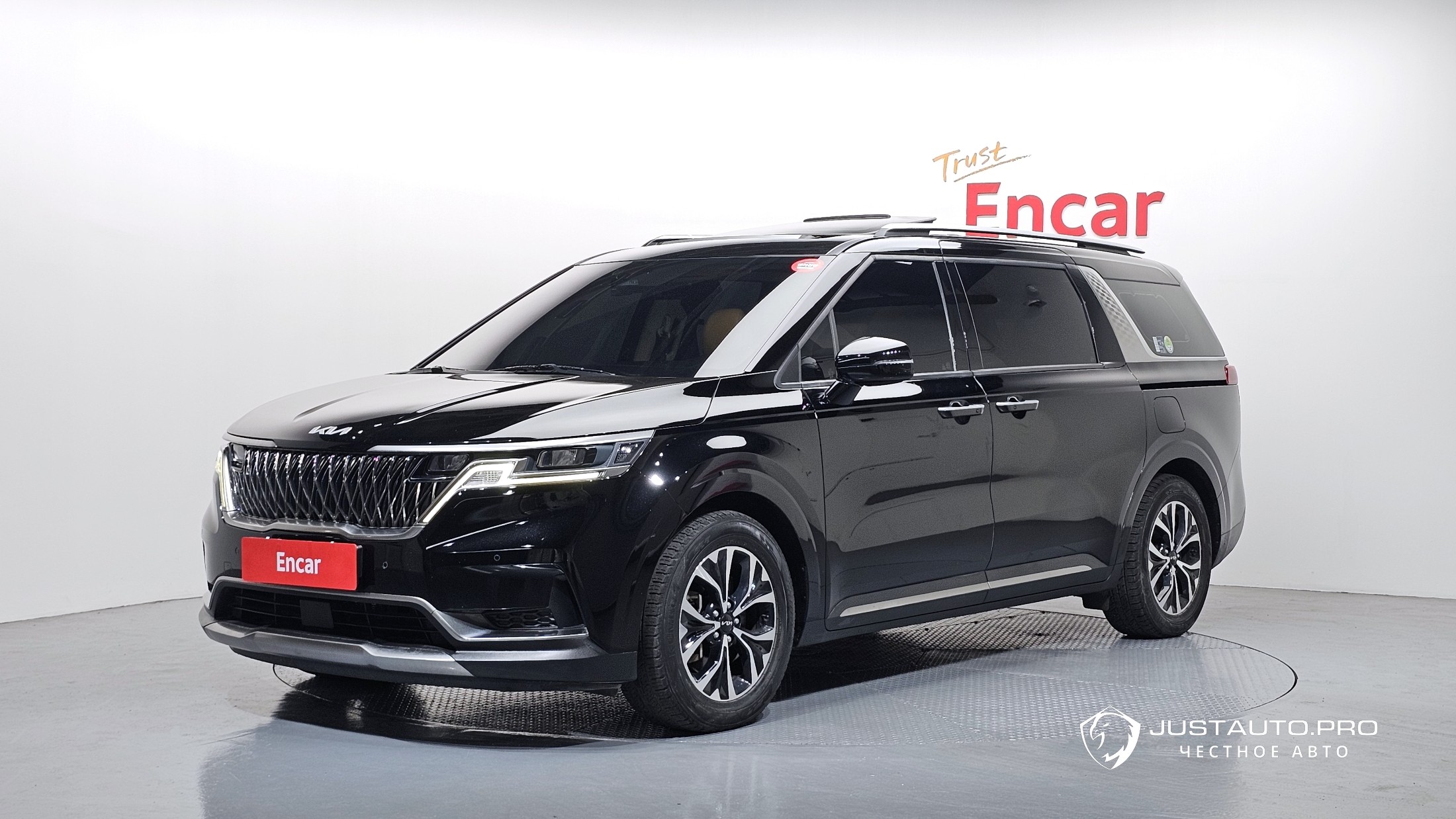 Автомобиль Kia Canival