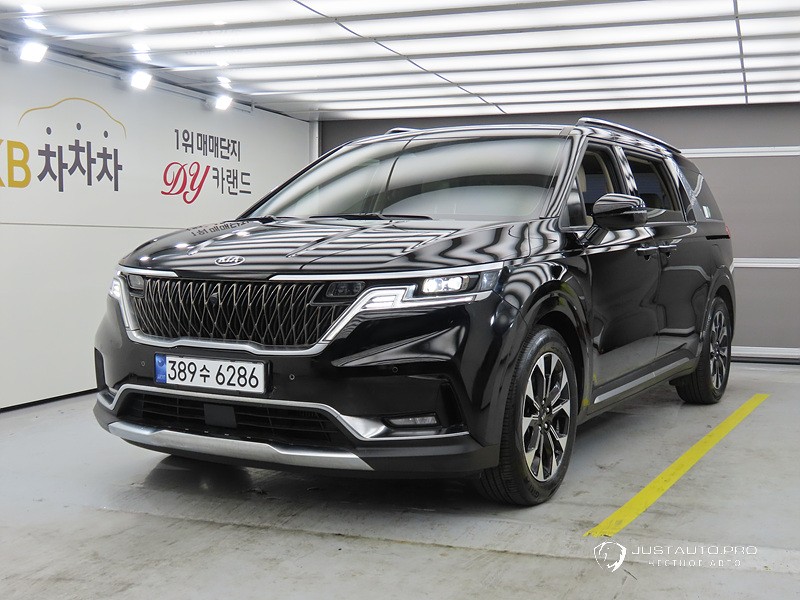 Автомобиль Kia Canival