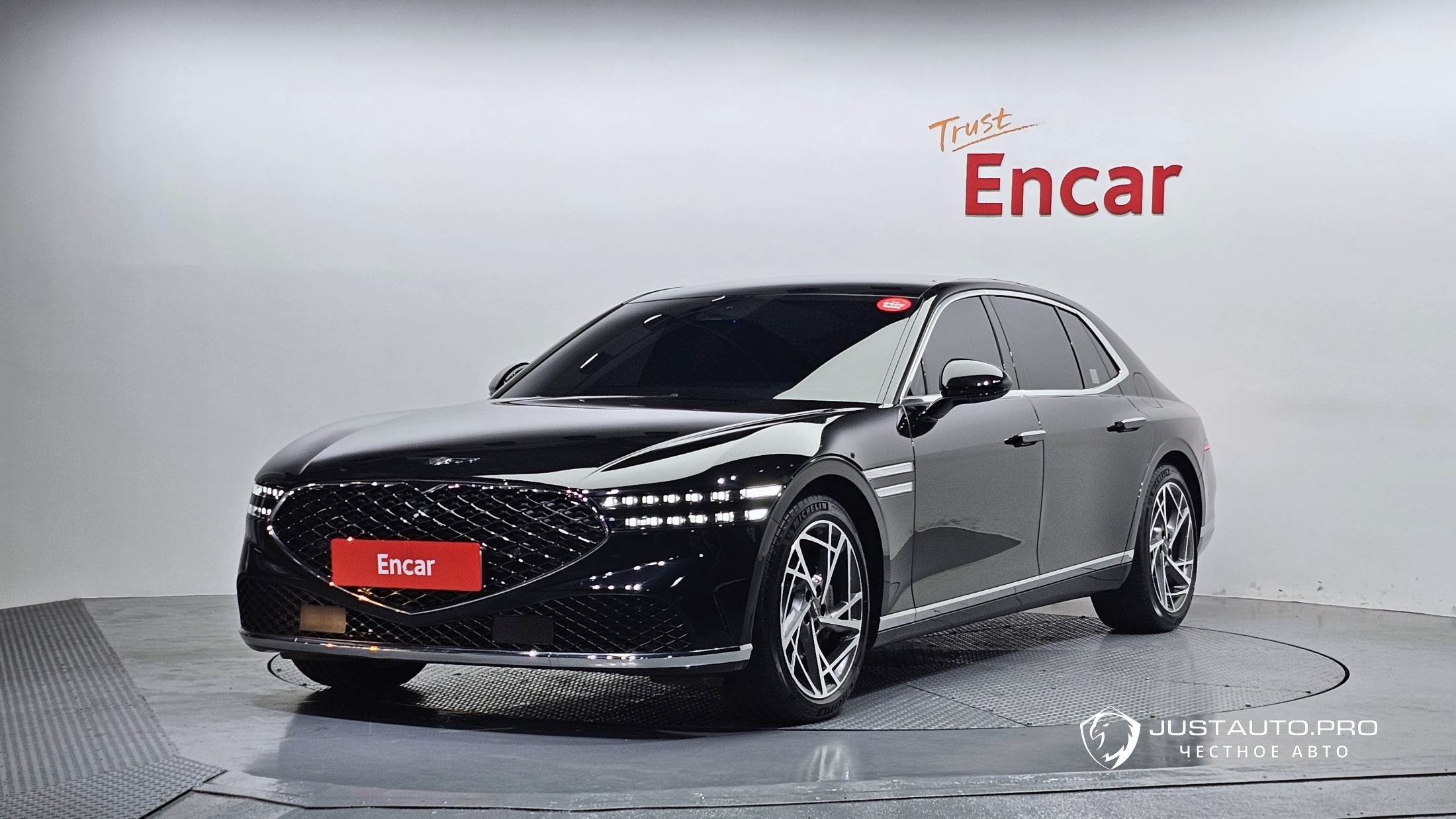 Автомобиль Genesis G90