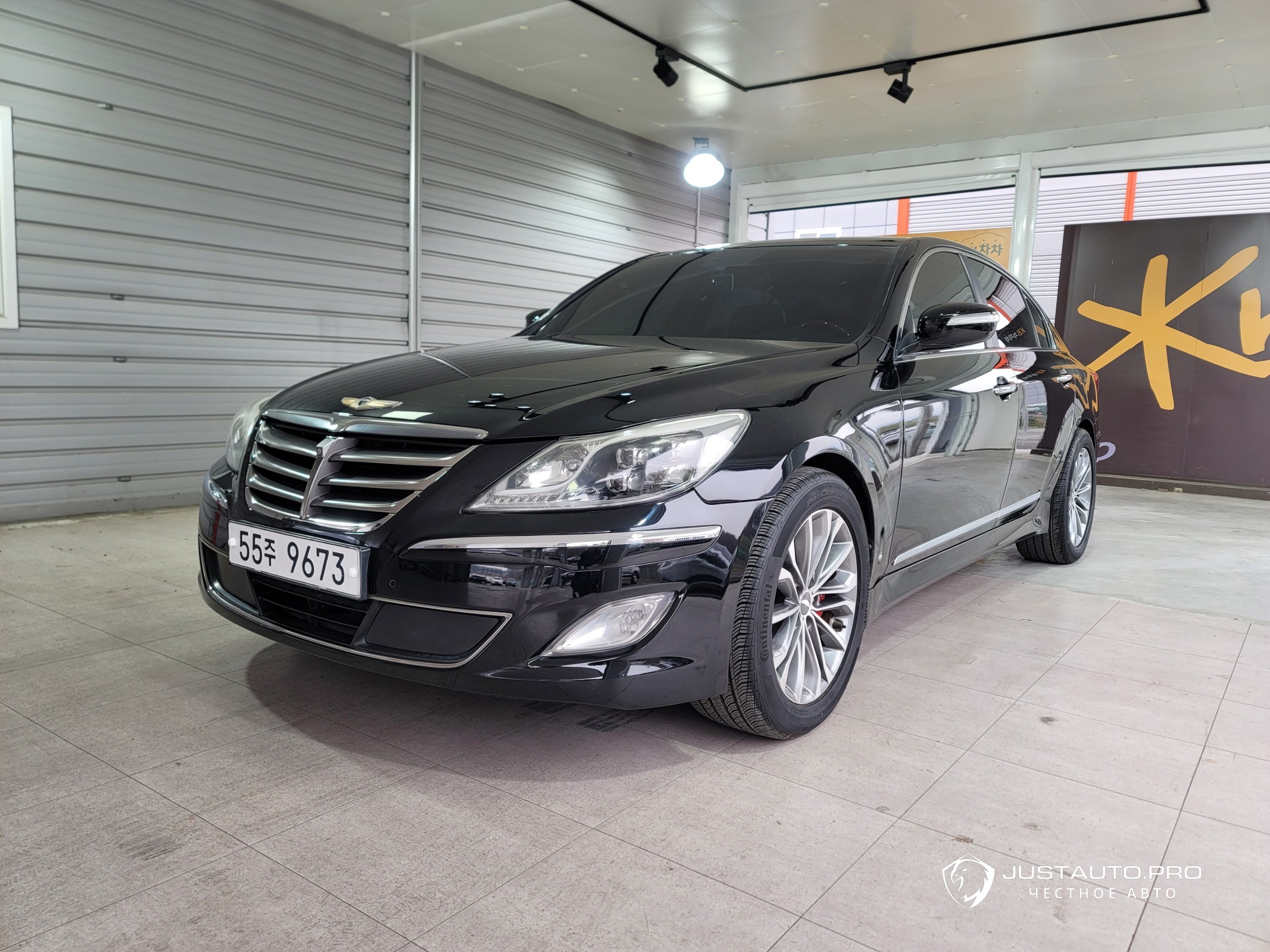Автомобиль Hyundai Genesis