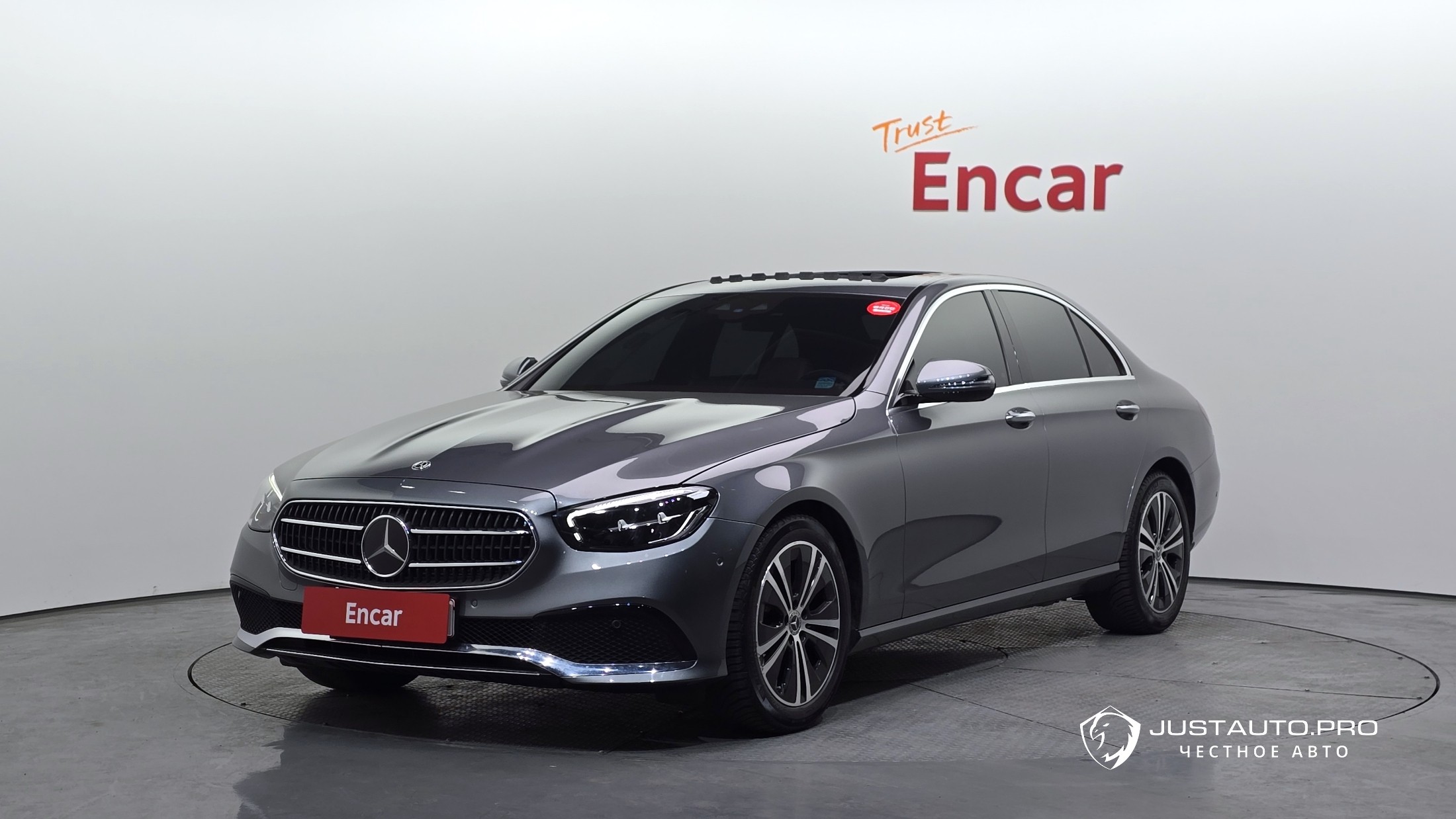Автомобиль Mercedes-Benz E-Class