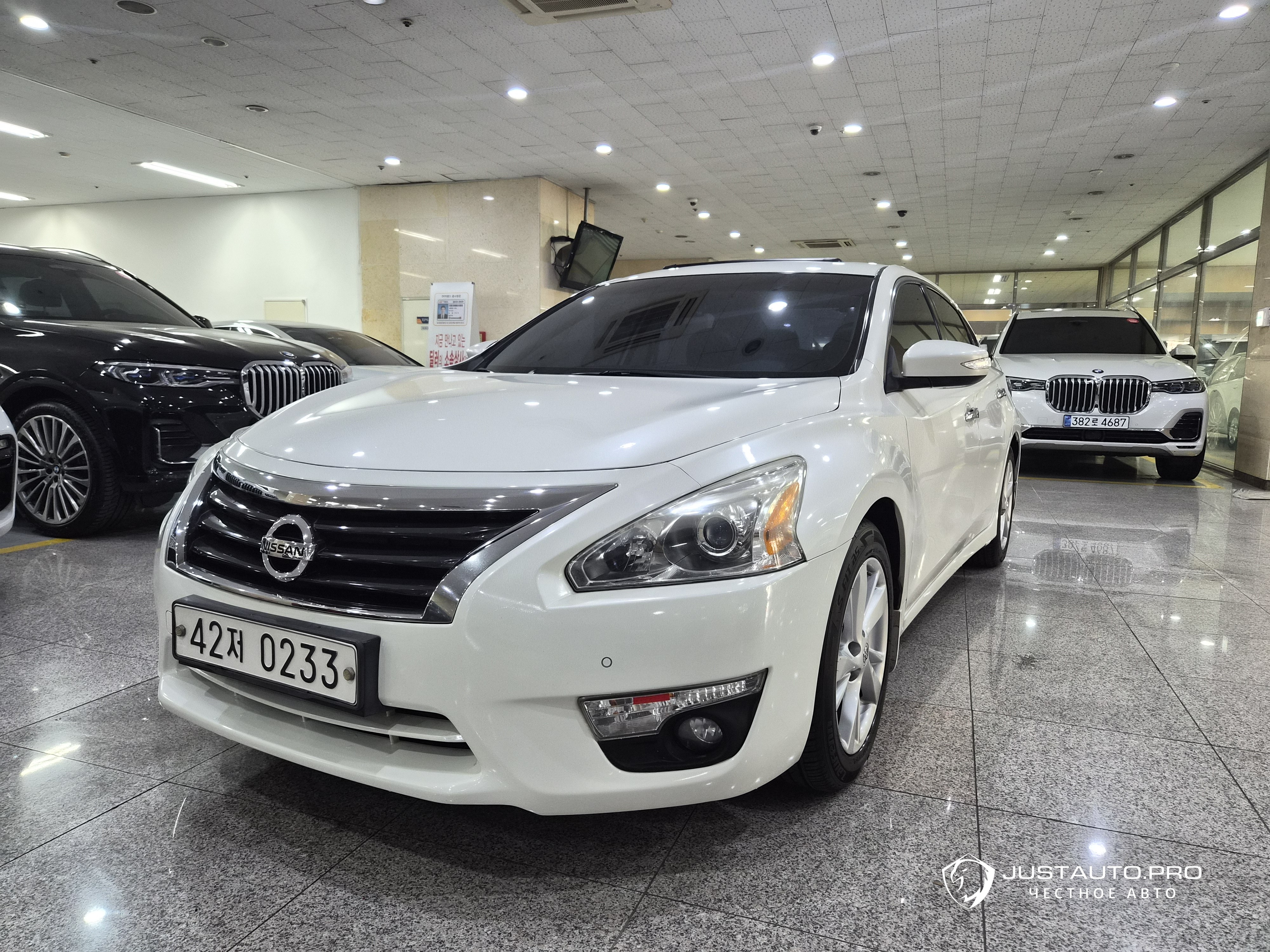 Автомобиль Nissan Altima