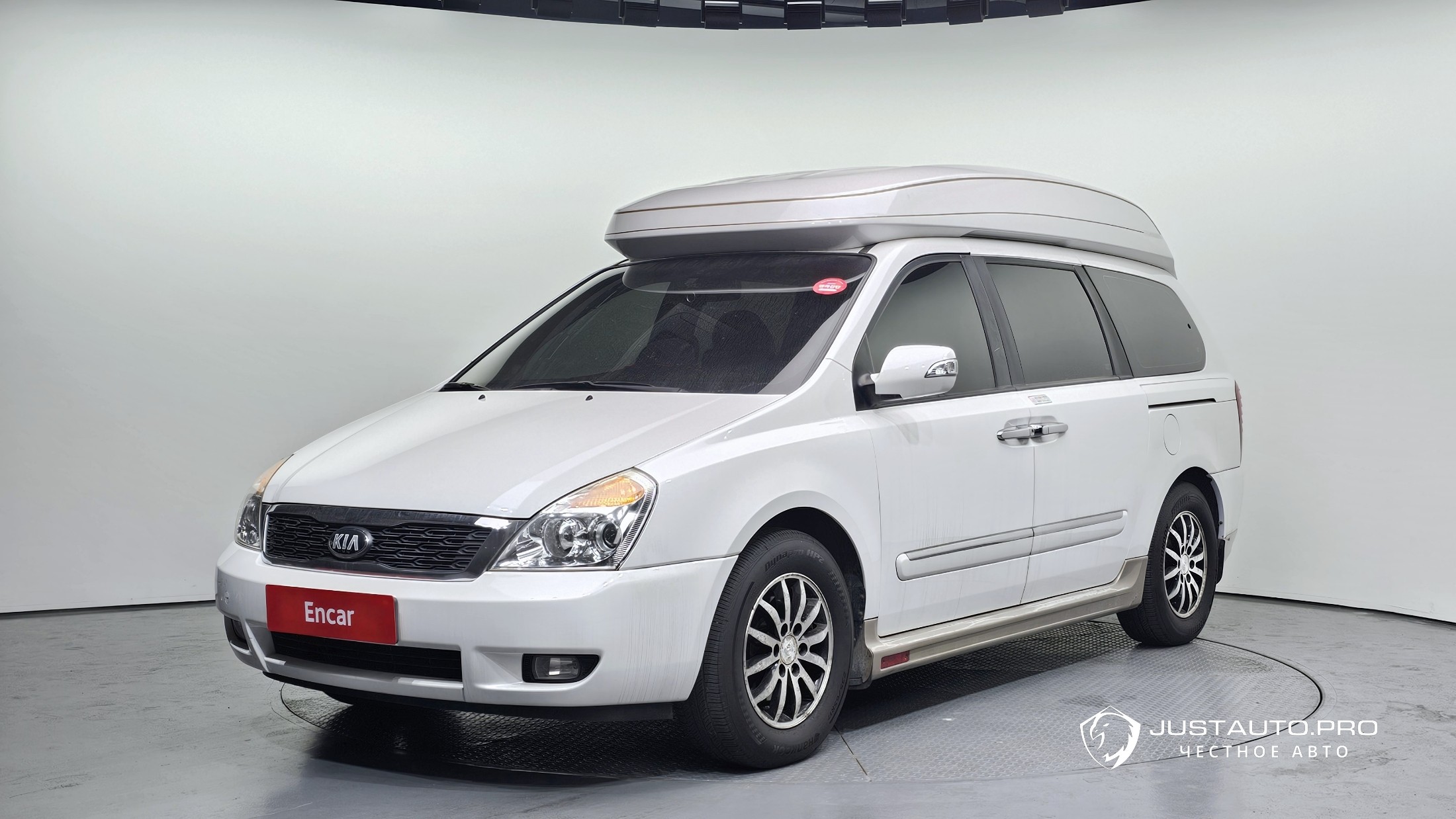 Автомобиль Kia Canival