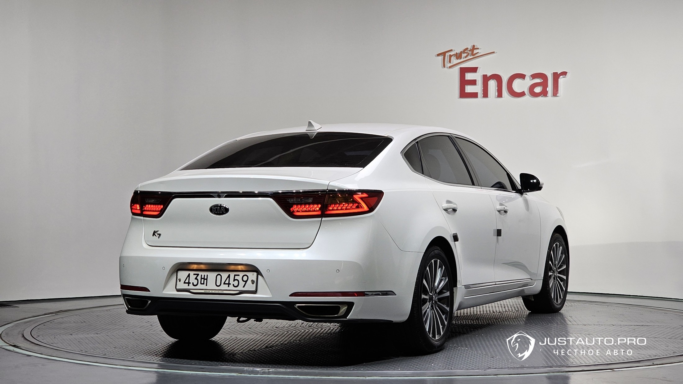 Автомобиль Kia K7