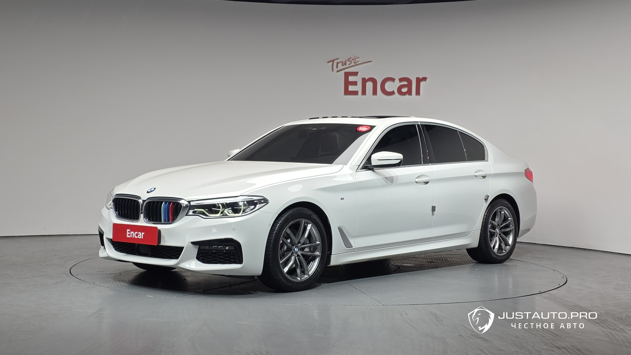 Автомобиль BMW 5-Series