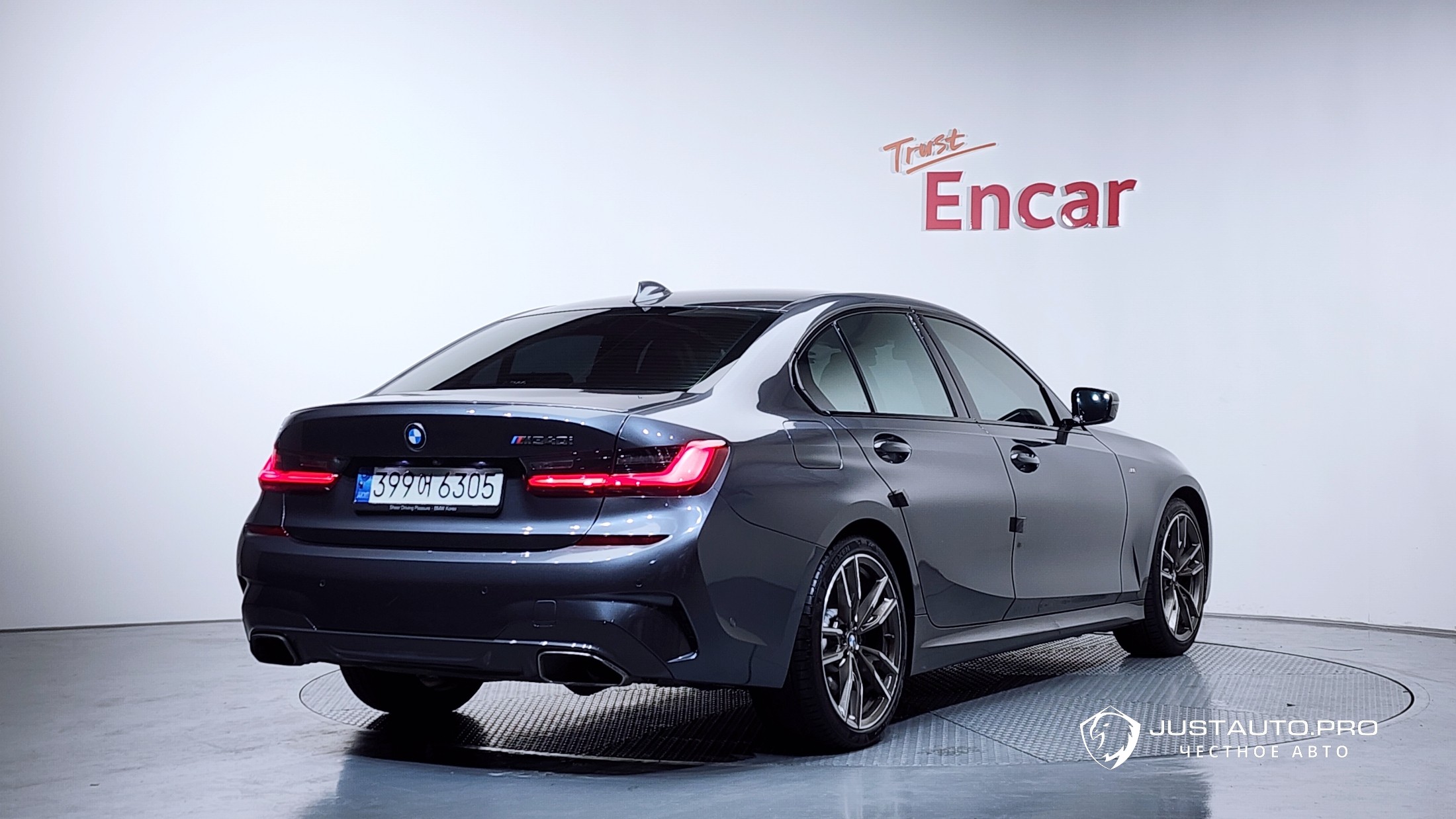 Автомобиль BMW 3-Series