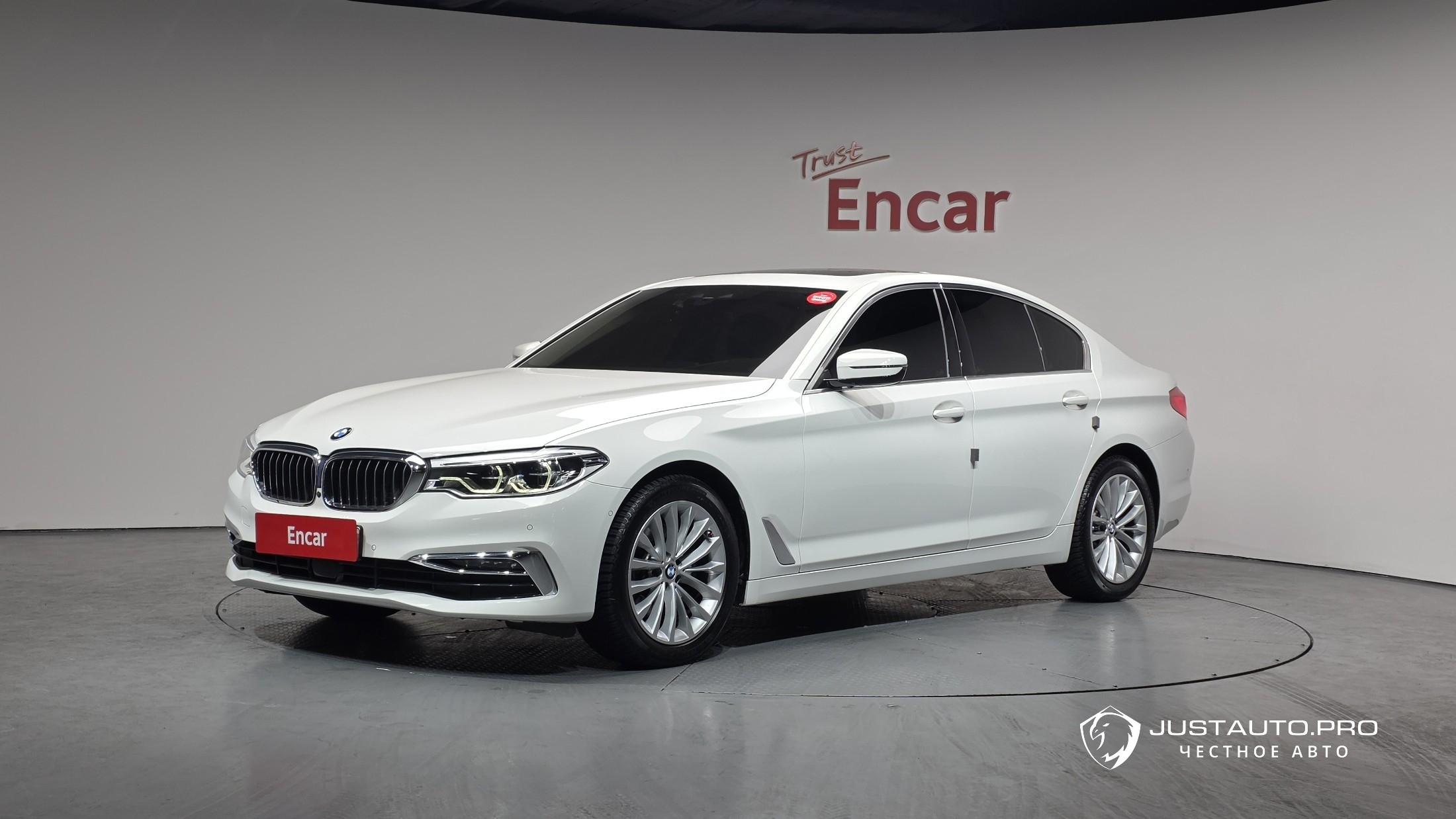 Автомобиль BMW 5-Series