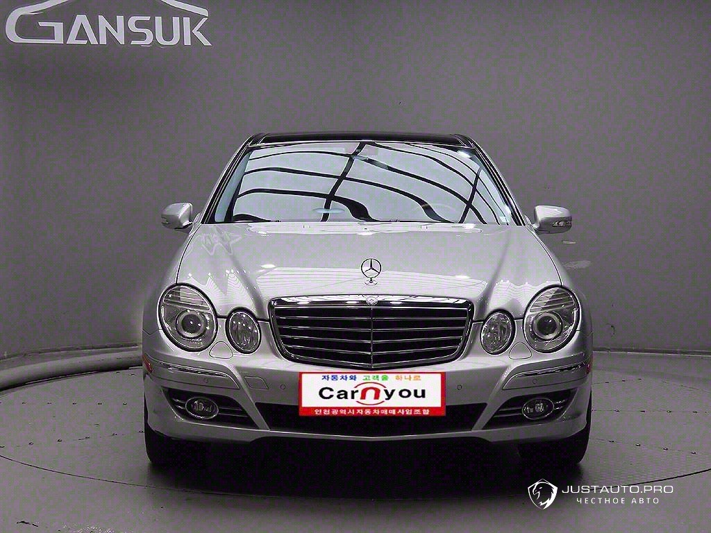 Автомобиль Mercedes-Benz E-Class