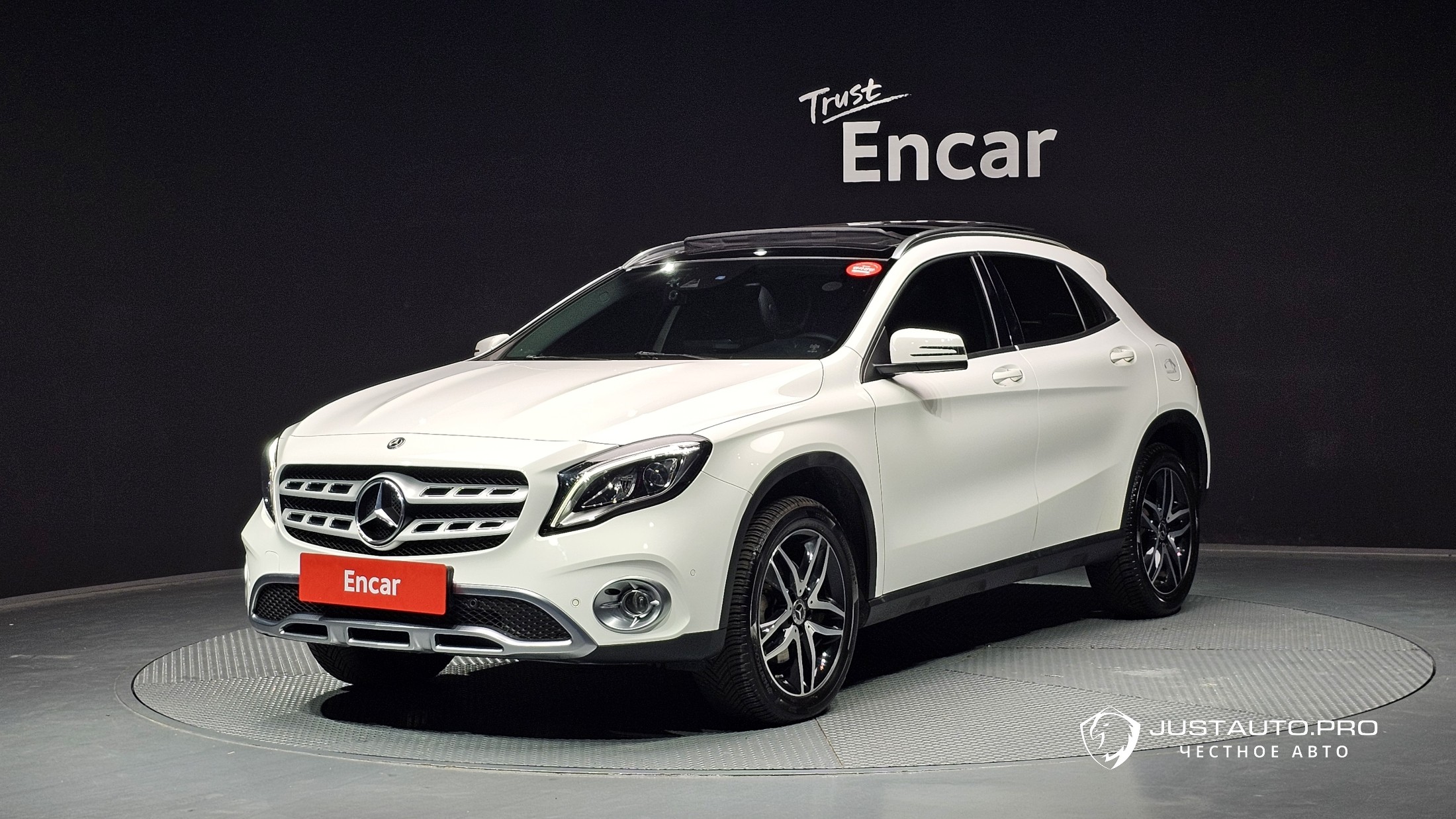 Автомобиль Mercedes-Benz GLA-Class