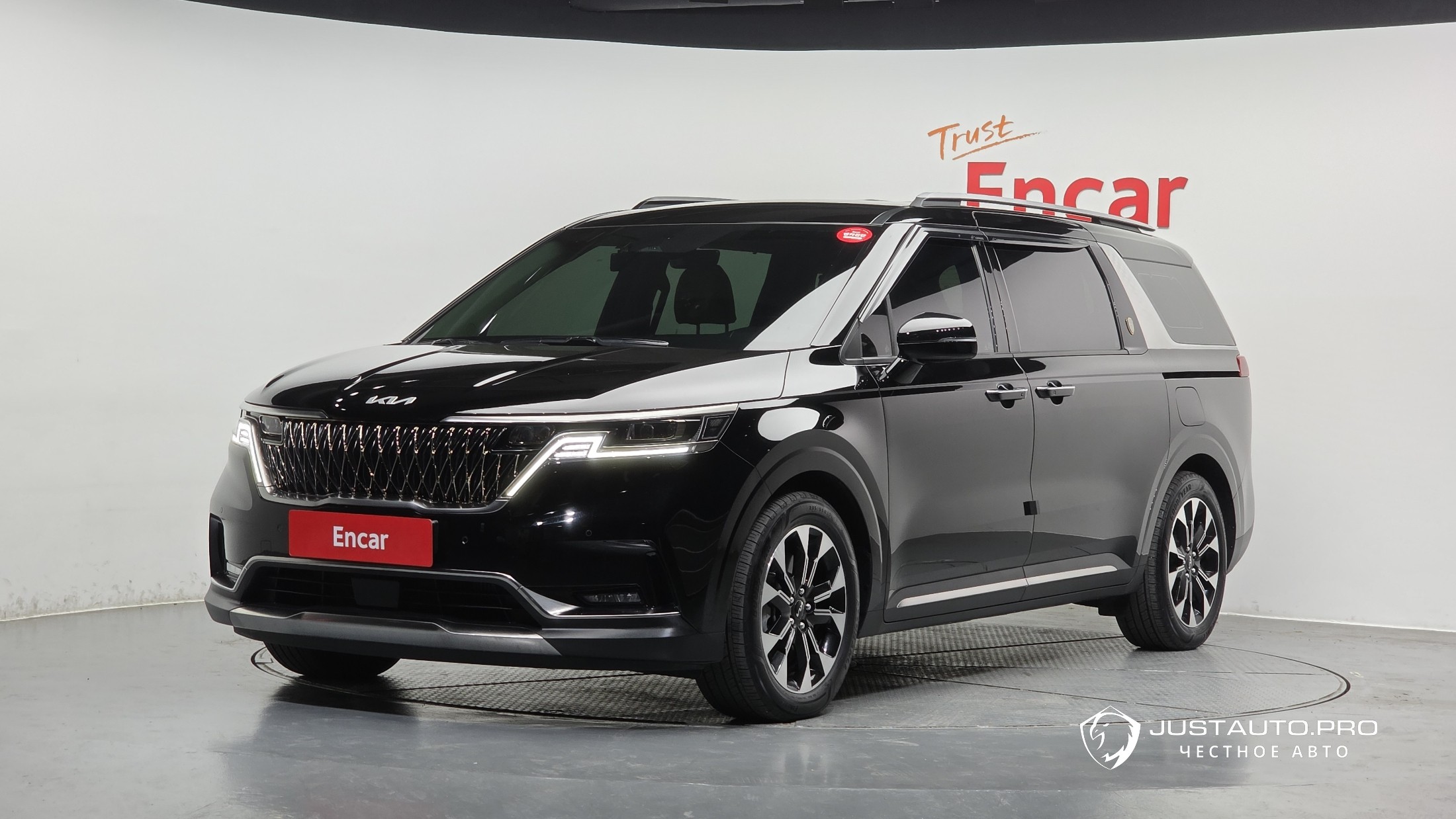 Автомобиль Kia Canival