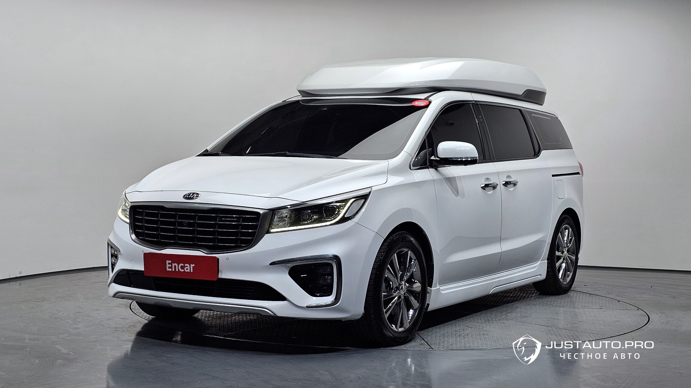 Автомобиль Kia Canival