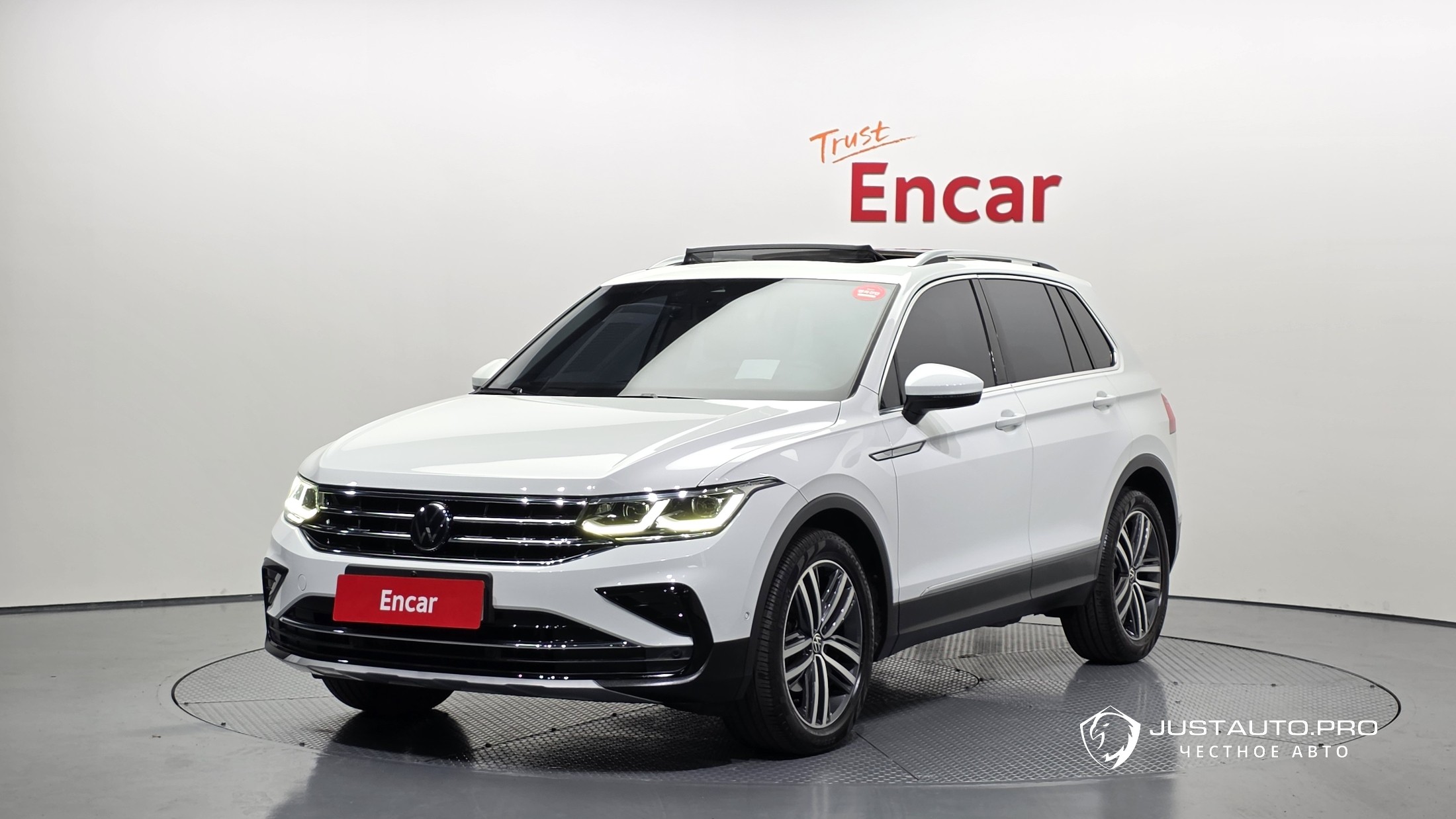 Автомобиль Volkswagen Tiguan