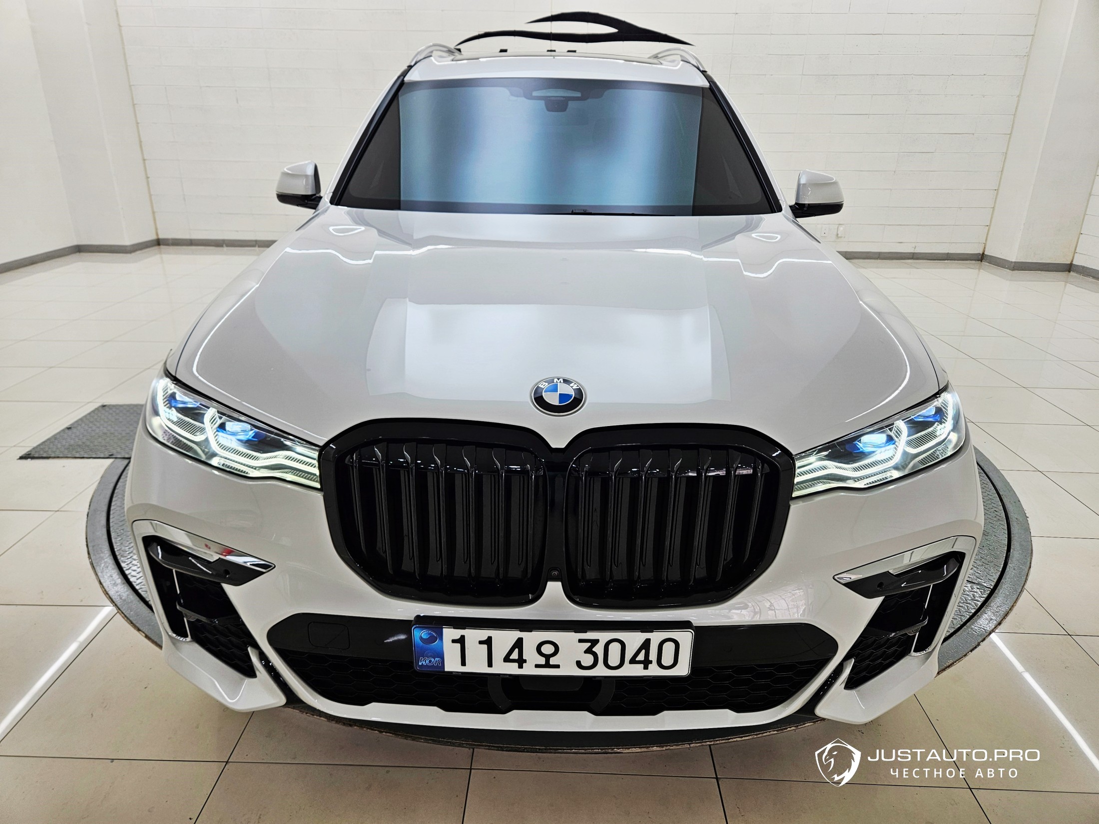 Автомобиль BMW X7