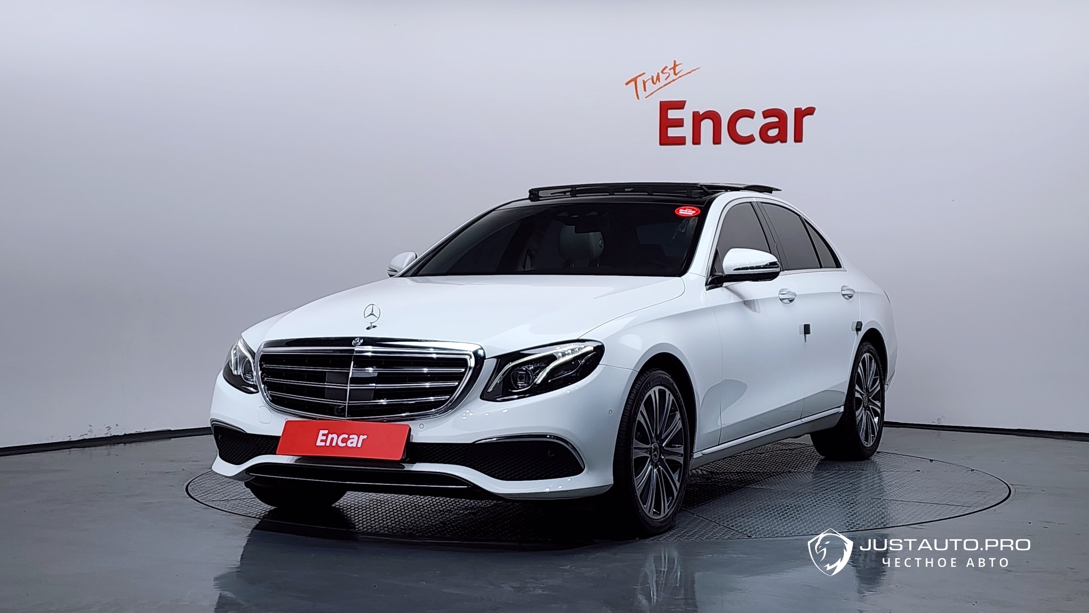 Автомобиль Mercedes-Benz E-Class