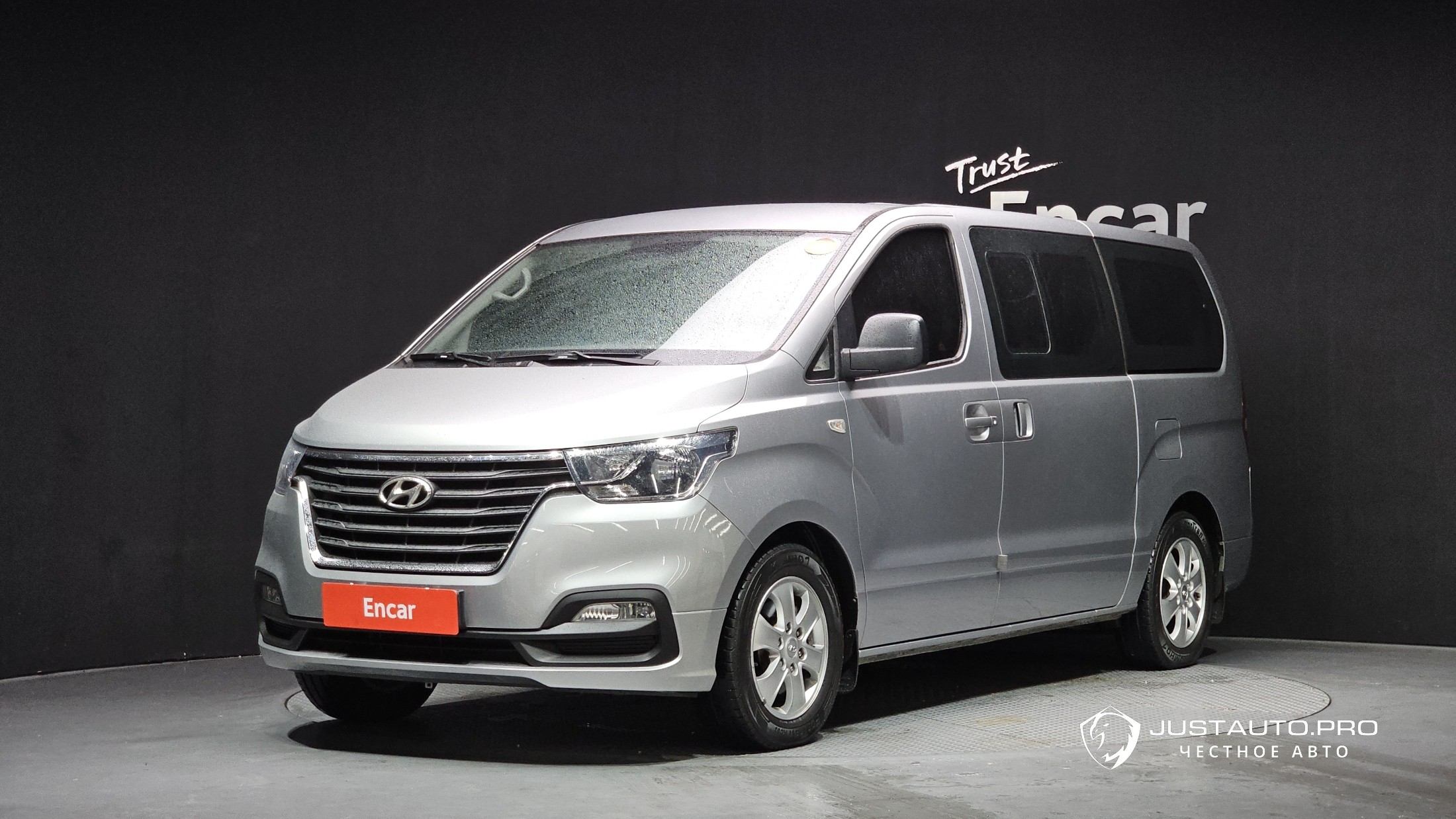 Автомобиль Hyundai Starex
