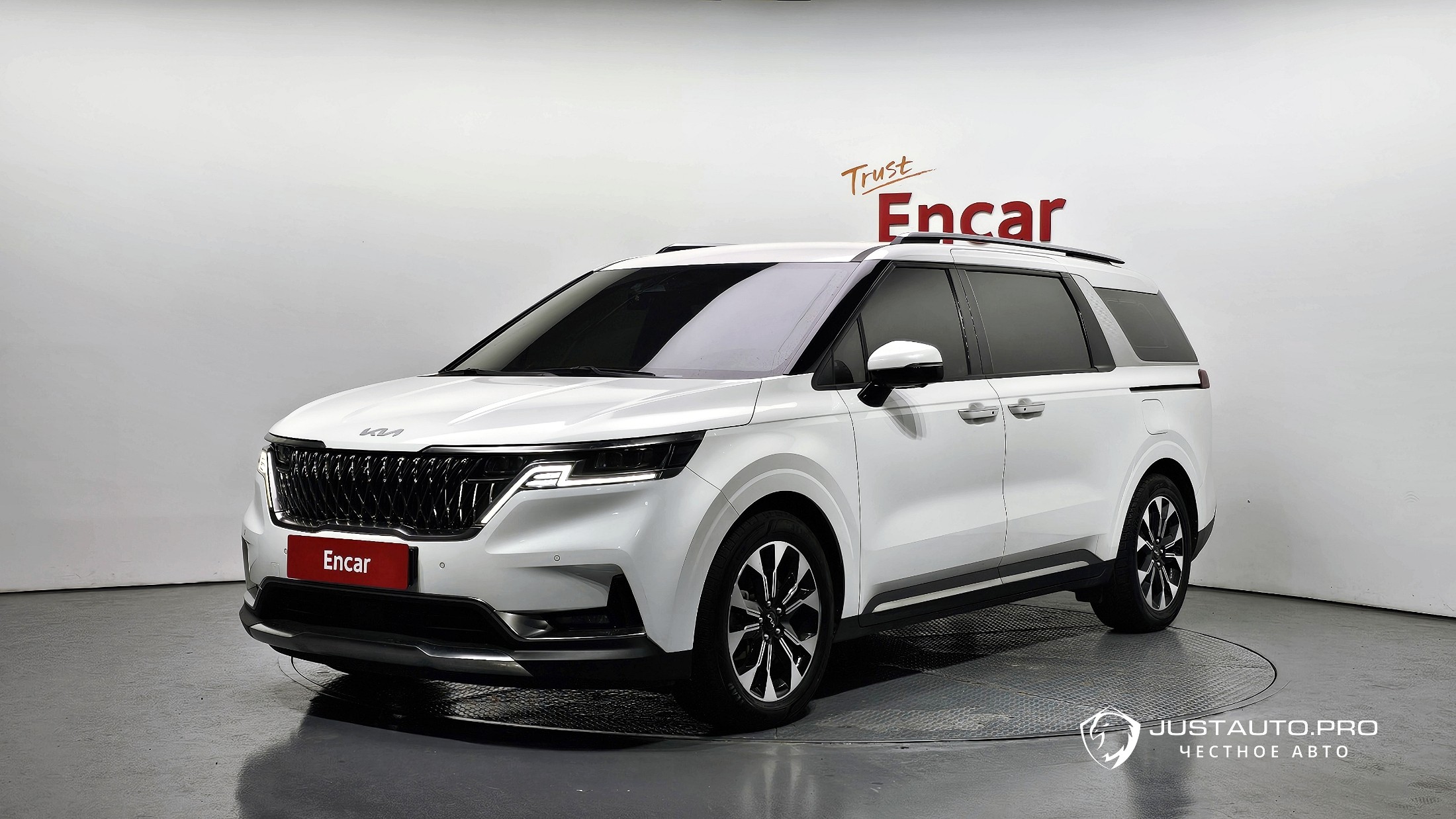 Автомобиль Kia Canival