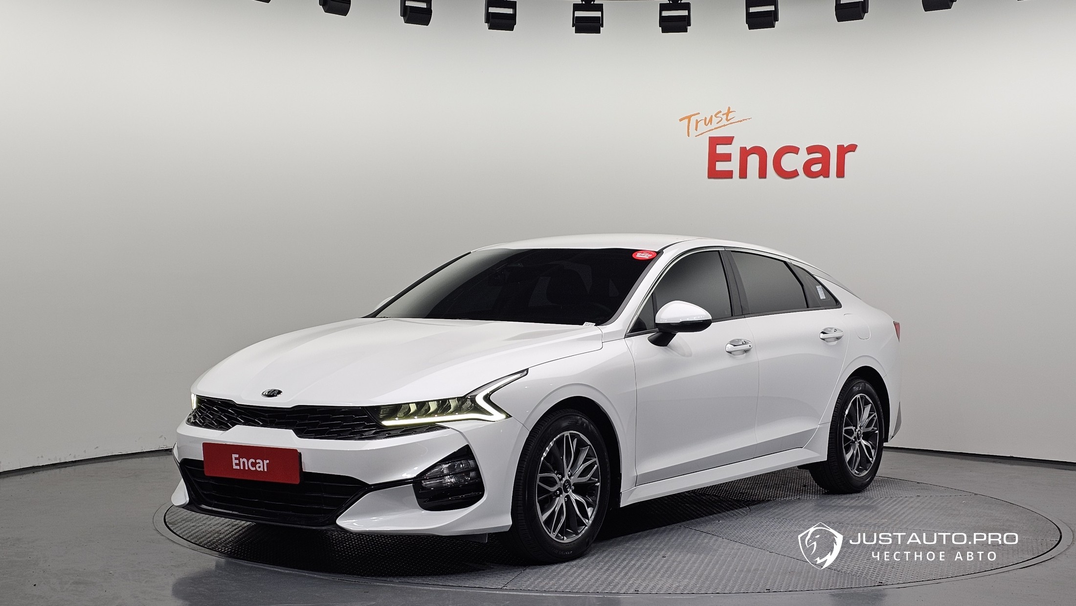 Автомобиль Kia K5