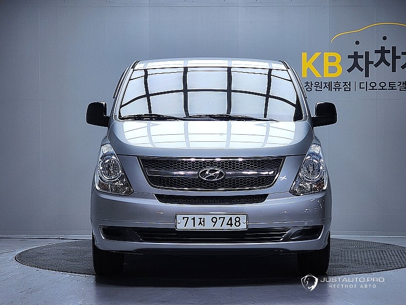Автомобиль Hyundai Starex