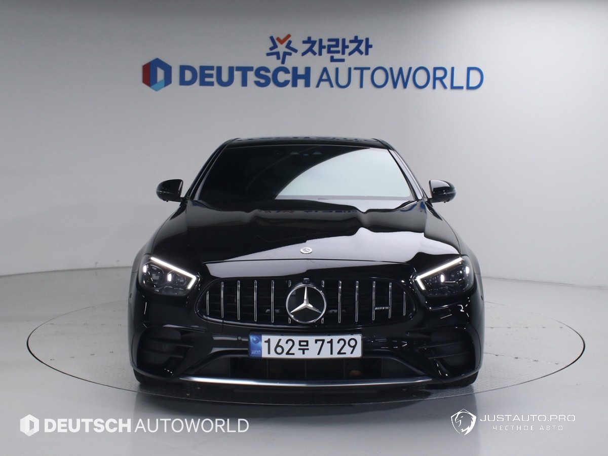Автомобиль Mercedes-Benz E-Class