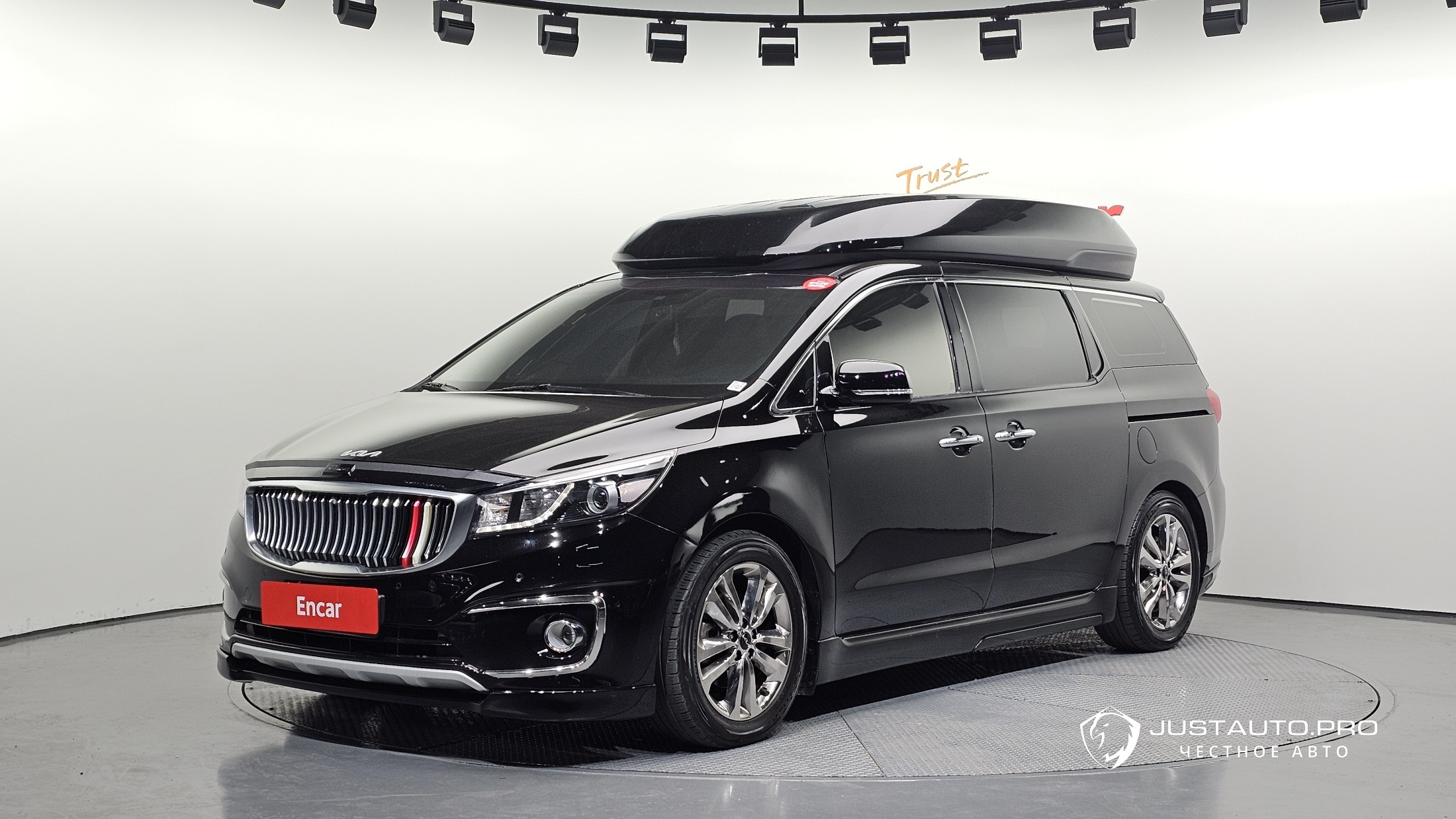 Автомобиль Kia Canival