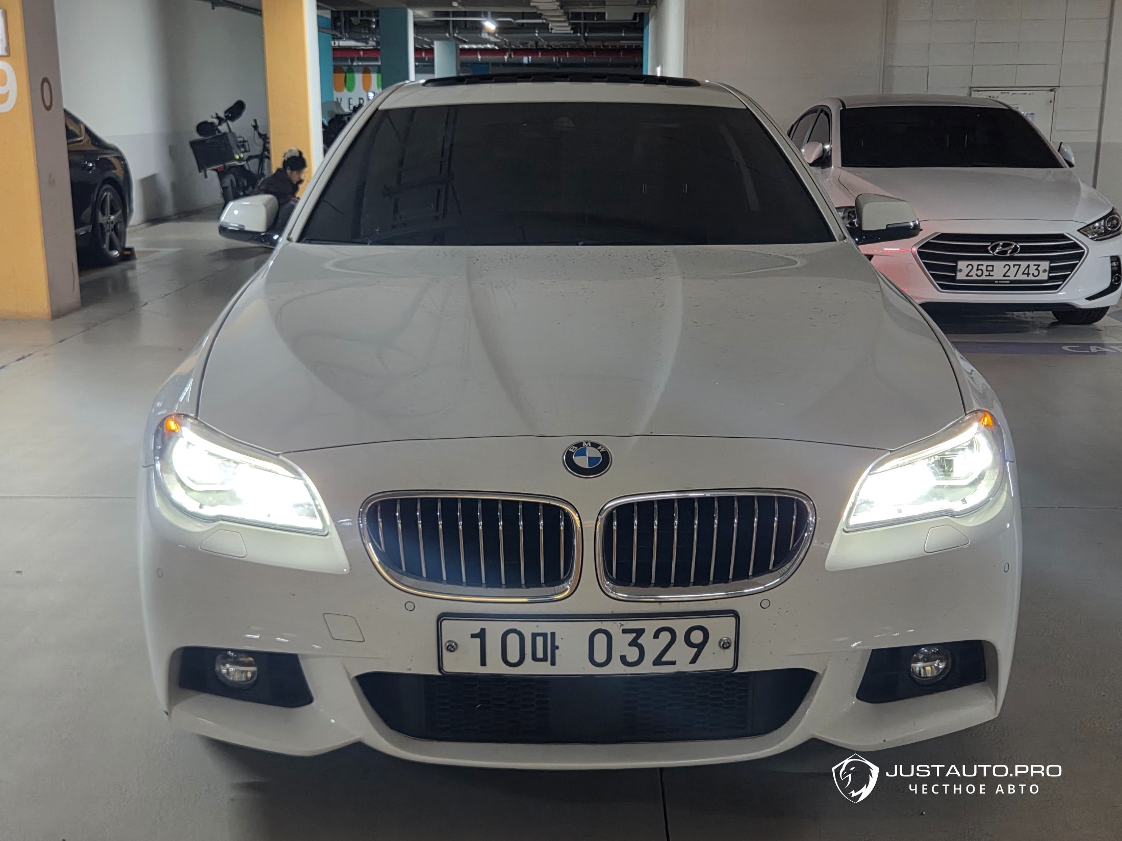 Автомобиль BMW 5-Series