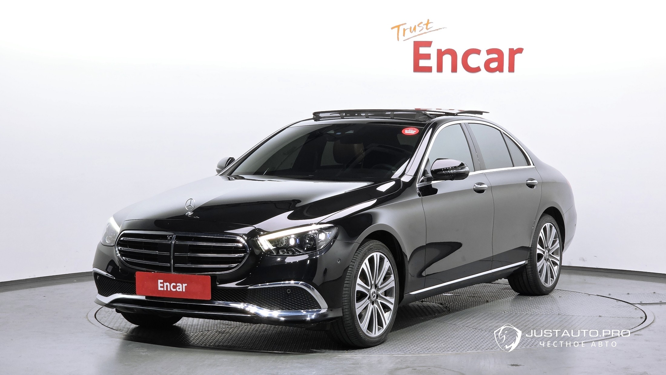 Автомобиль Mercedes-Benz E-Class