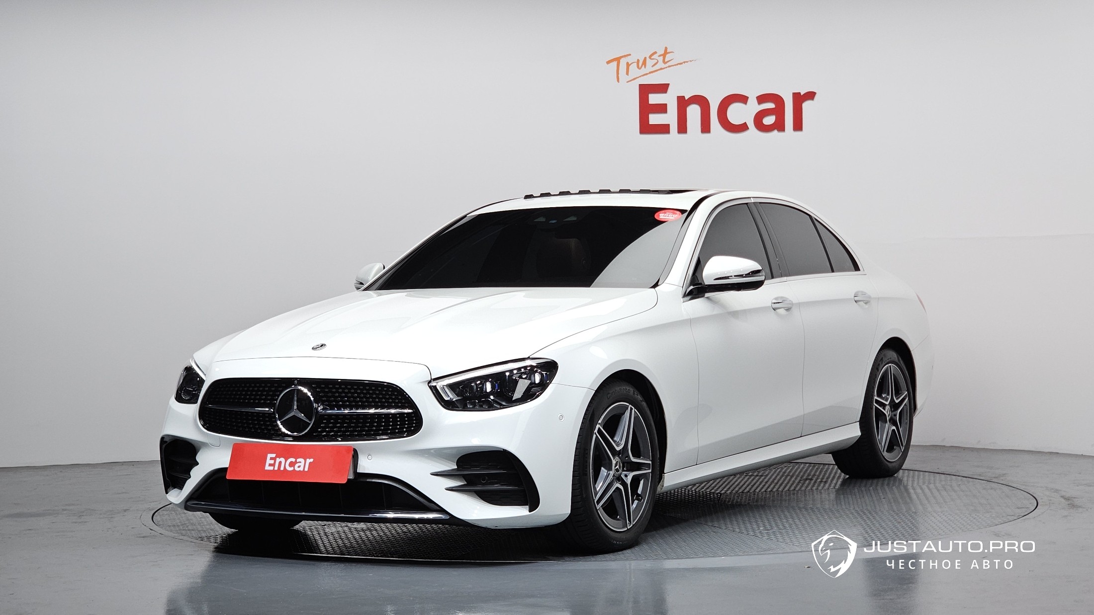 Автомобиль Mercedes-Benz E-Class