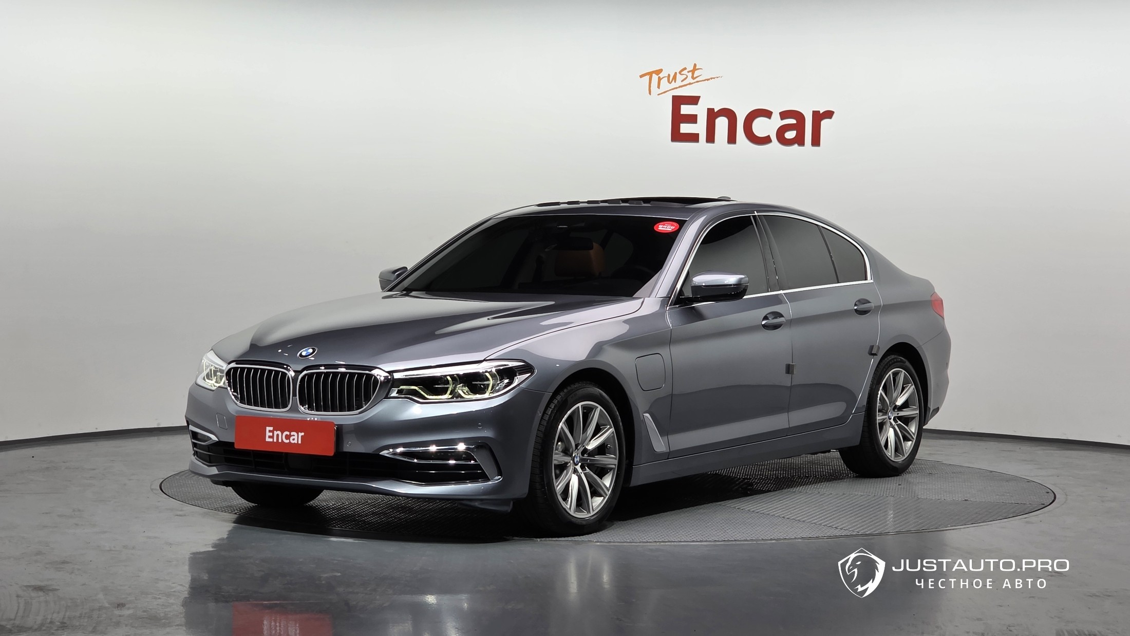 Автомобиль BMW 5-Series