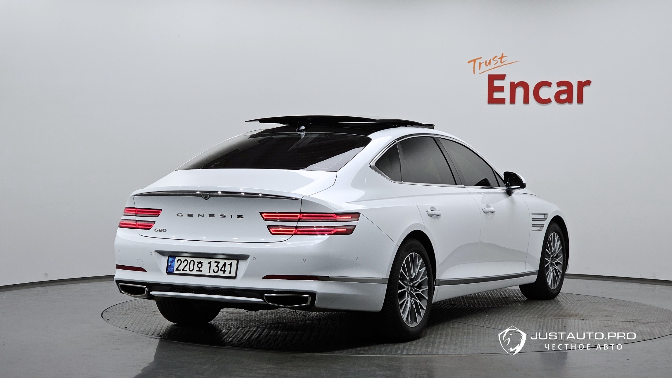 Автомобиль Genesis G80