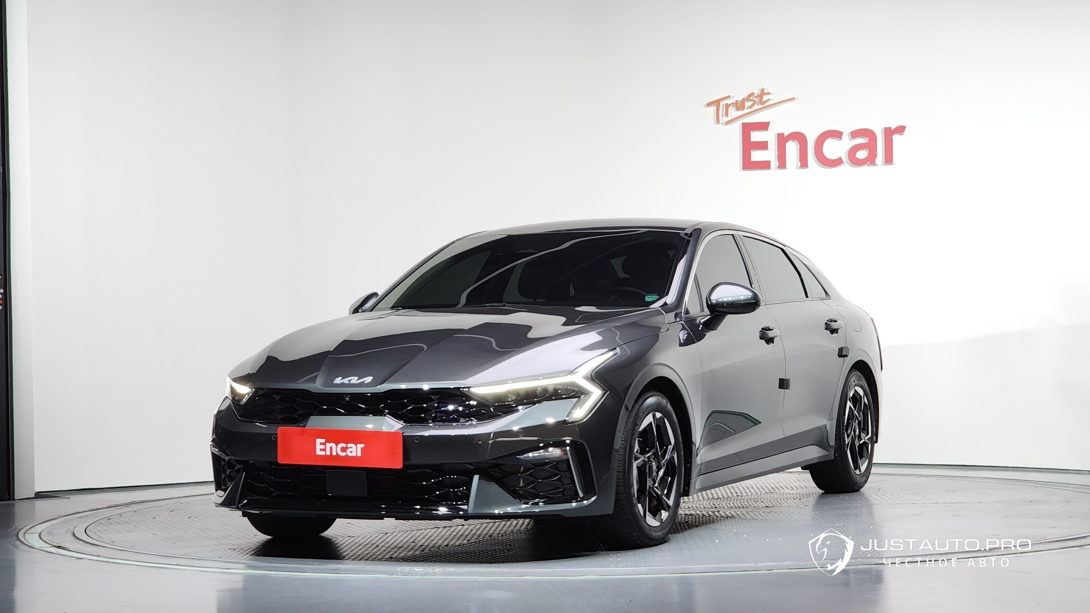 Автомобиль Kia K5