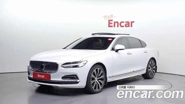 Автомобиль Volvo S90