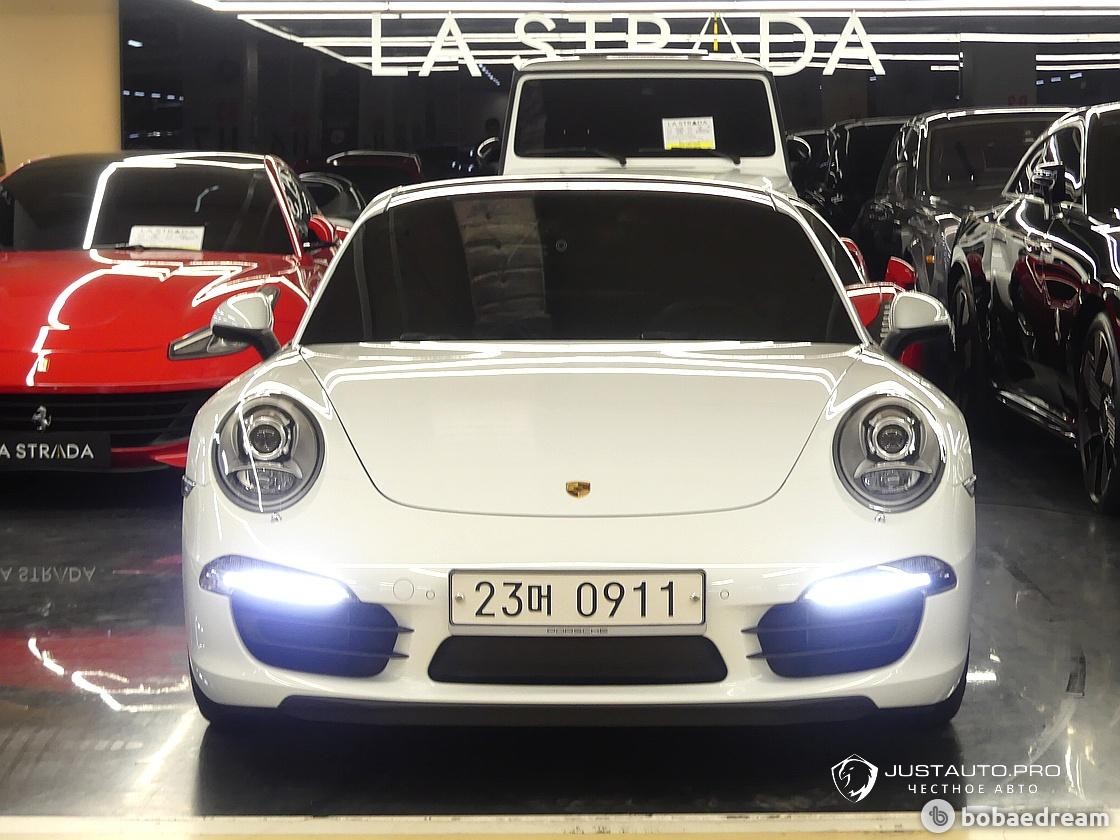 Автомобиль Porsche 911