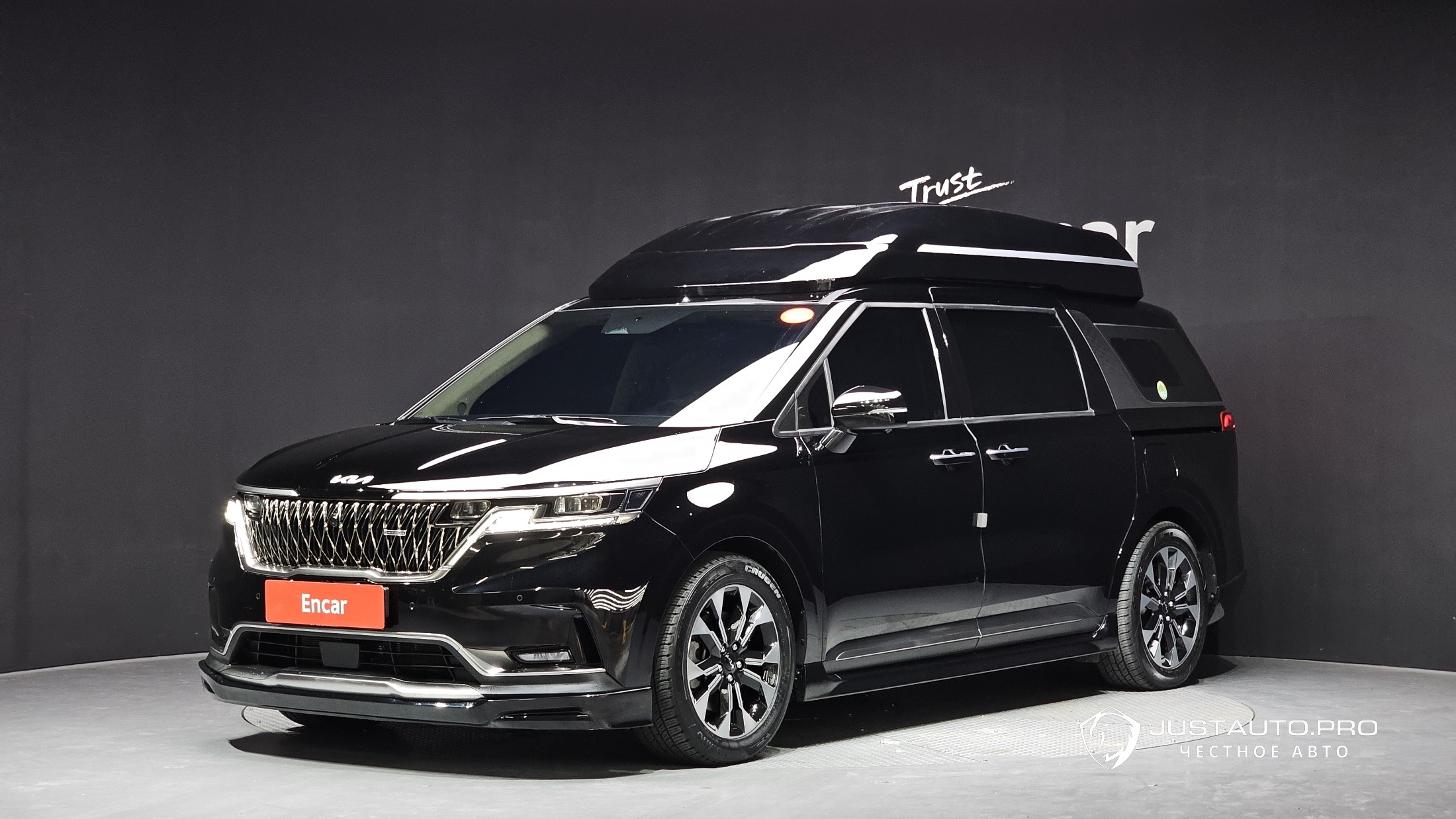 Автомобиль Kia Canival