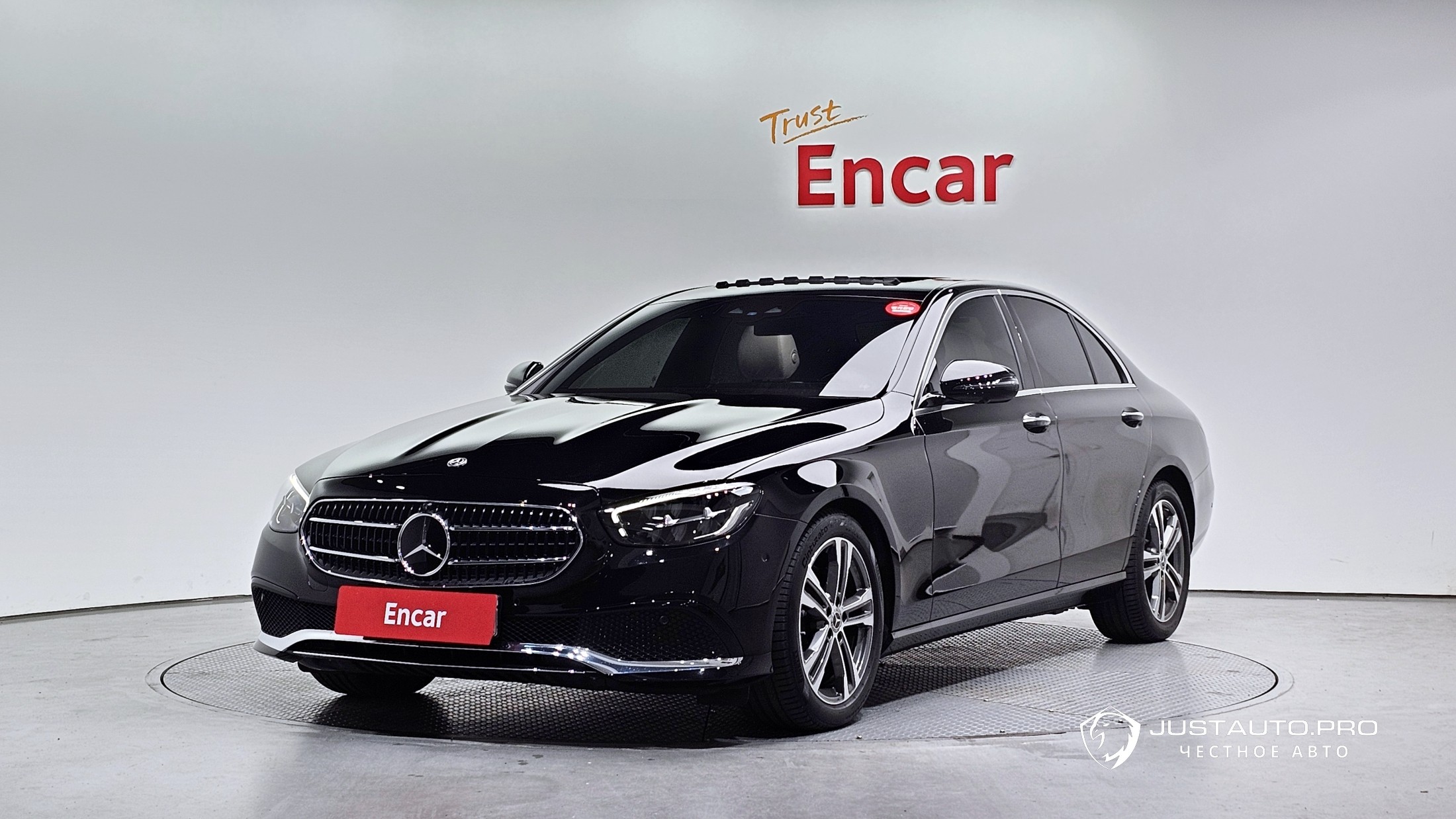 Автомобиль Mercedes-Benz E-Class